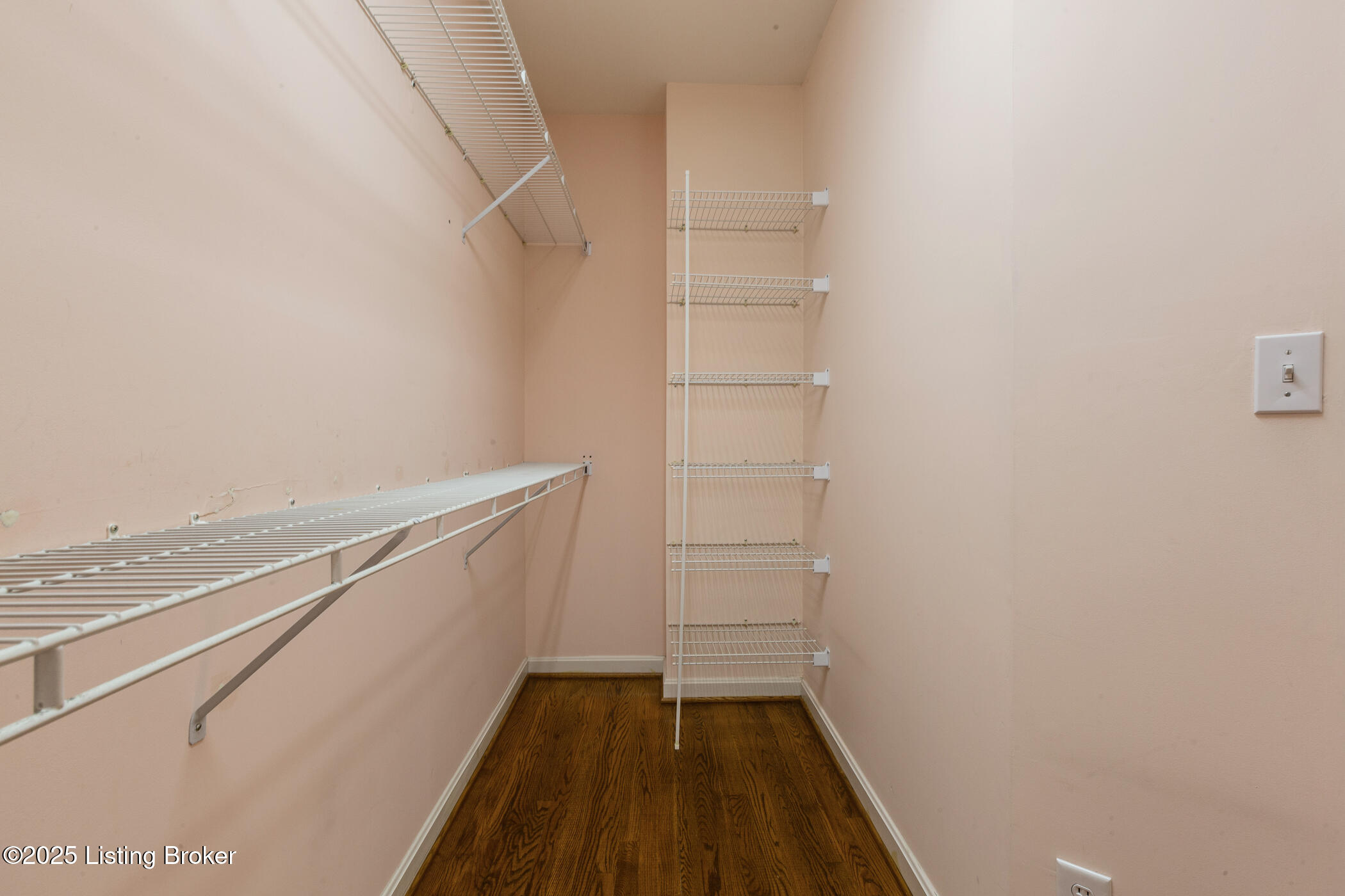 7808 Grenoble Ln Property Photo 44