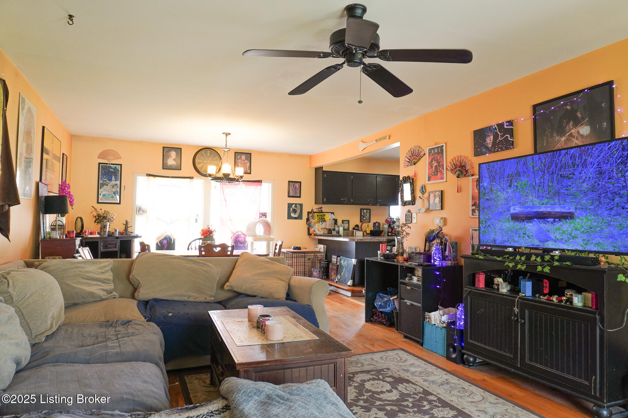 221 Blackburn Ave Property Photo 6