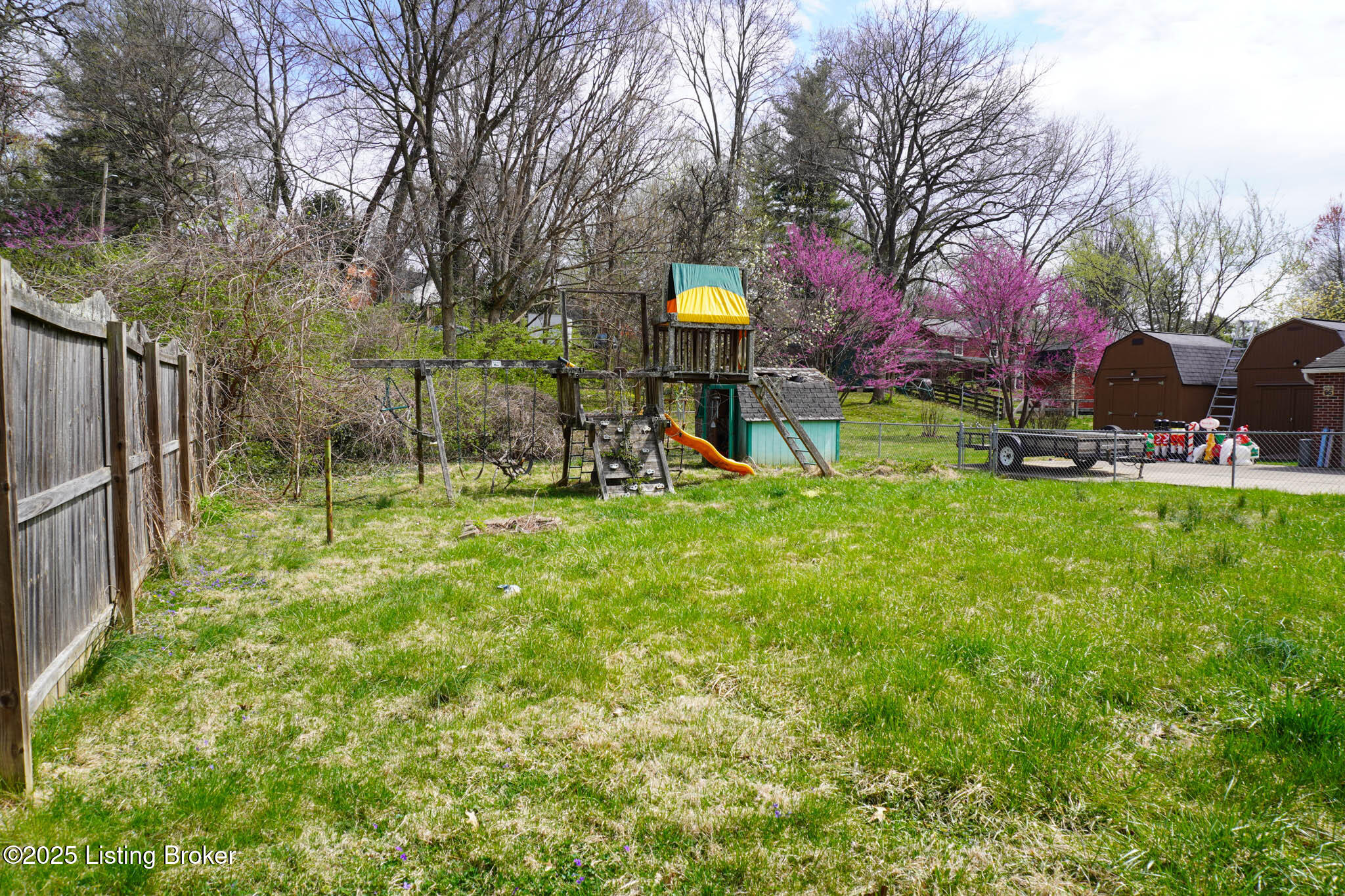 221 Blackburn Ave Property Photo 45