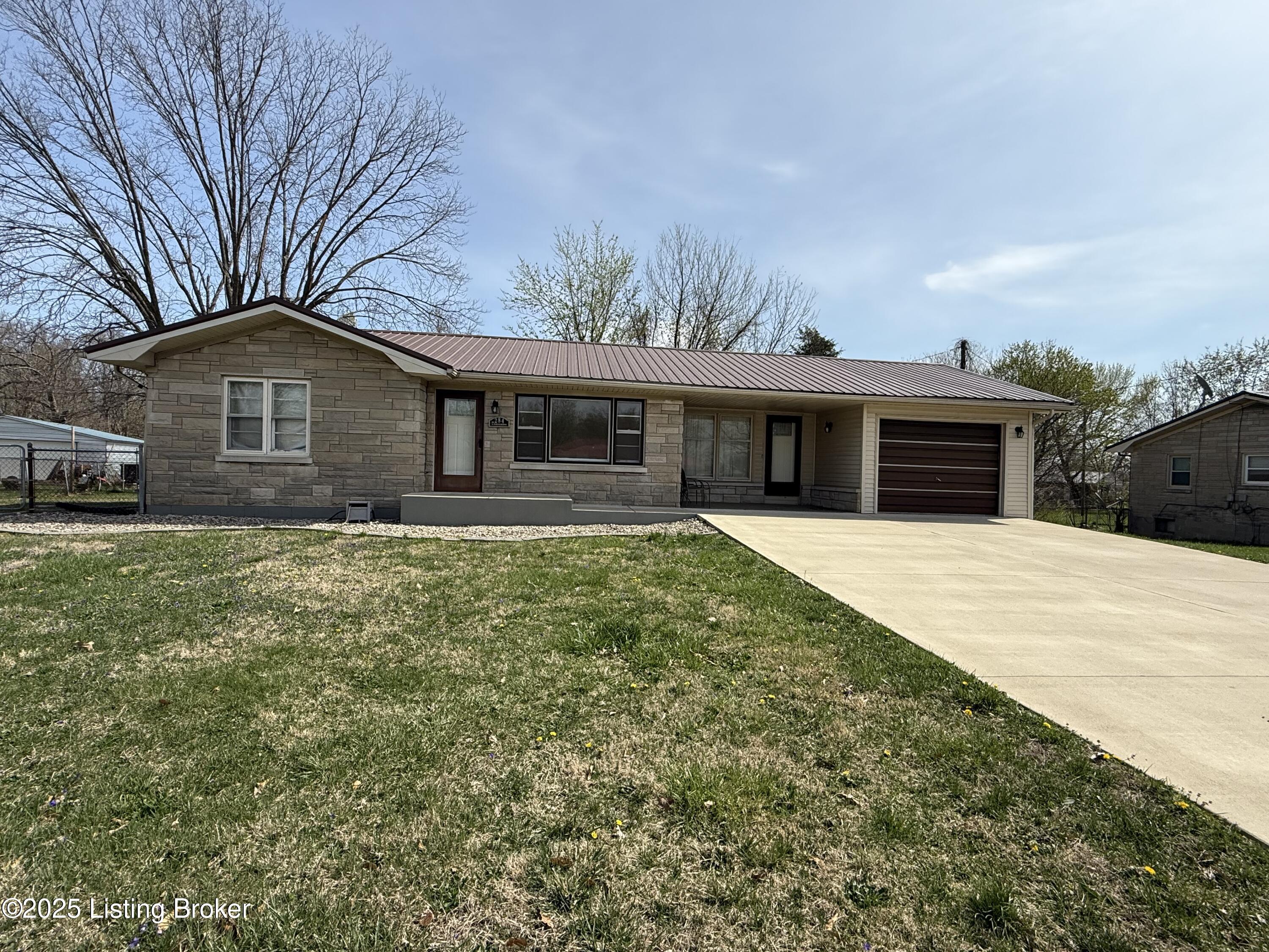 284 N Logsdon Pkwy Property Photo