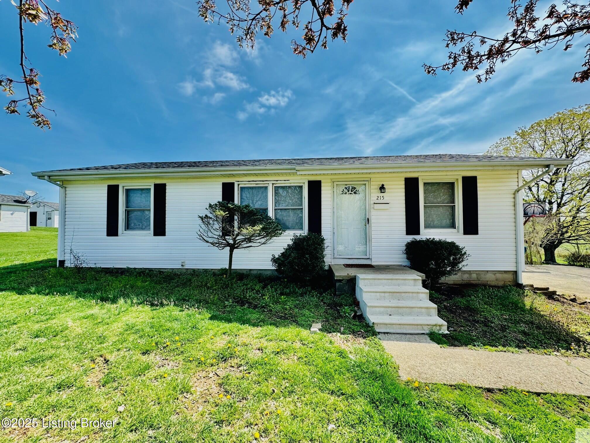 215 Rizer Ave Property Photo 1