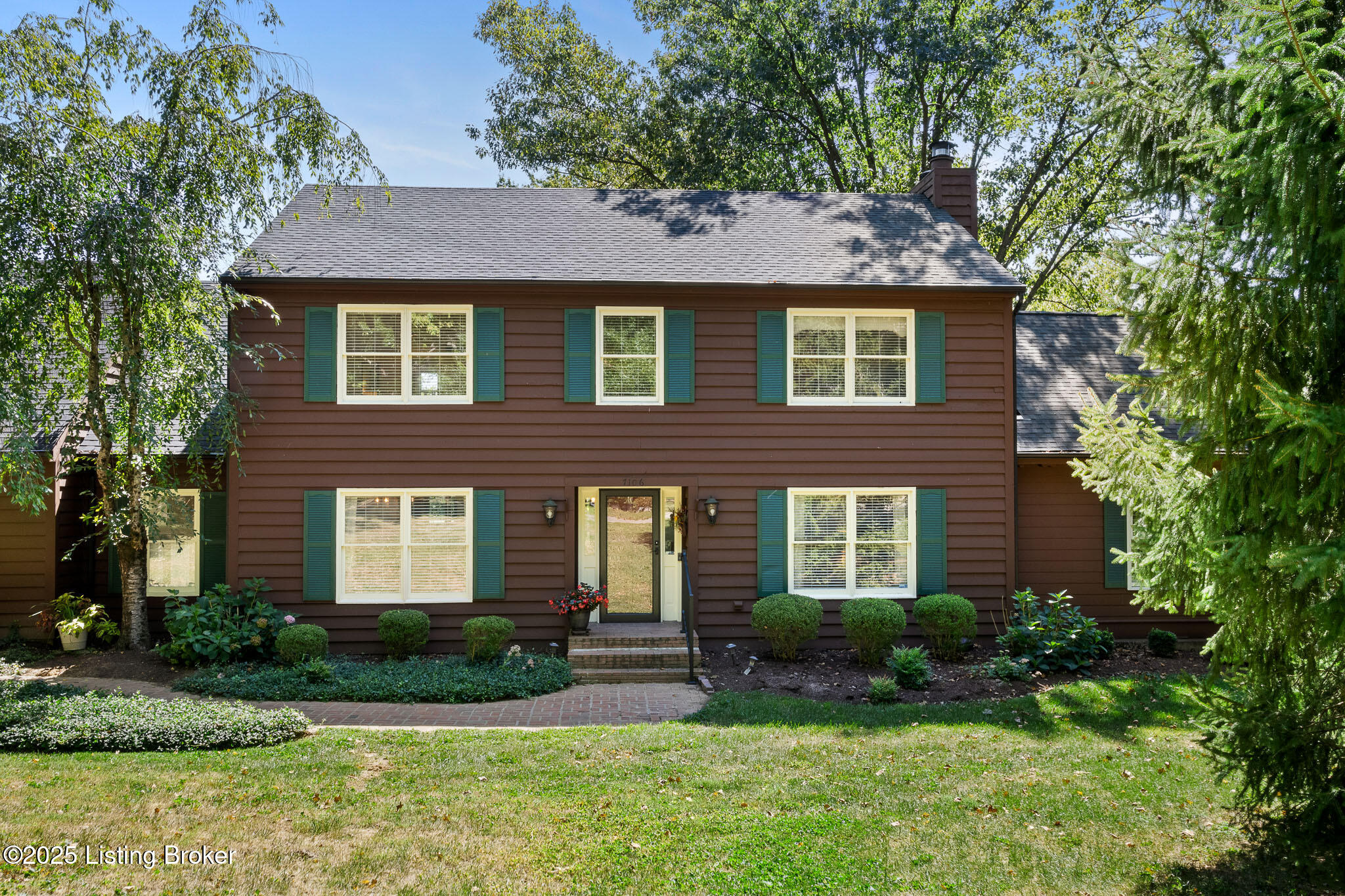 7106 Oak Terrace Property Photo 1