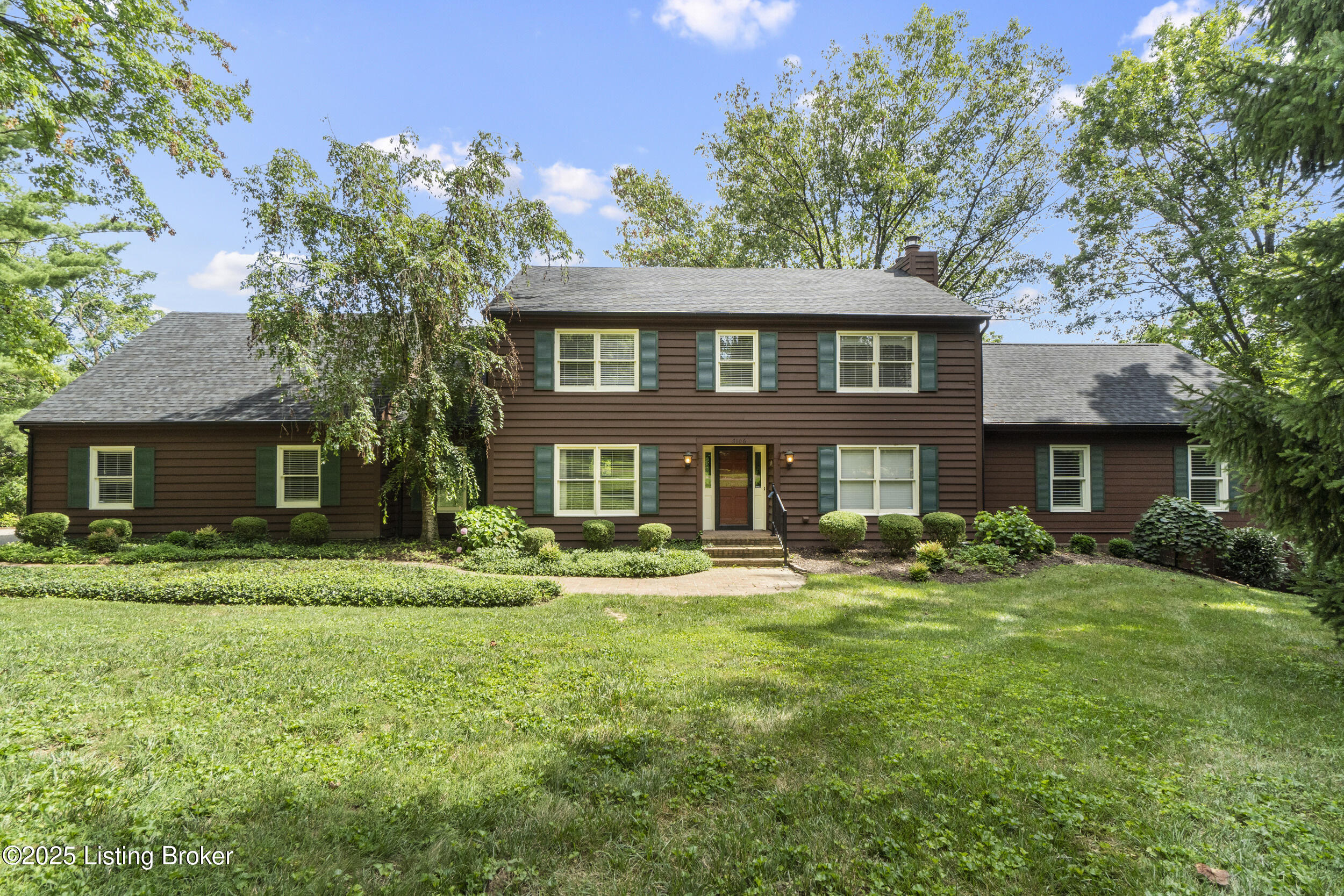 7106 Oak Terrace Property Photo 1