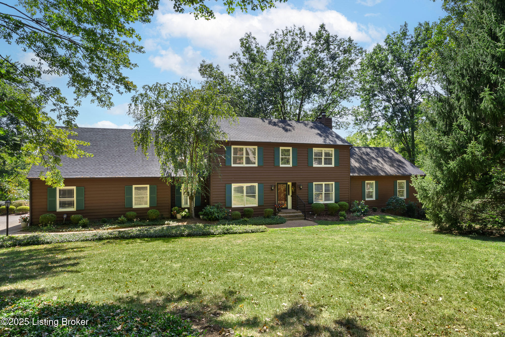 7106 Oak Terrace Property Photo 5