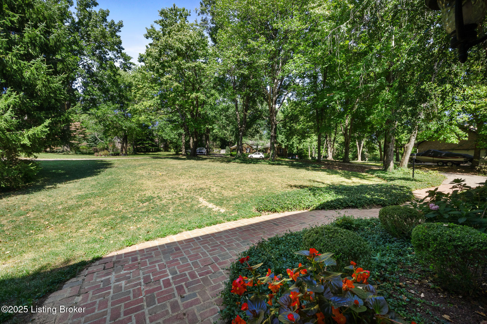 7106 Oak Terrace Property Photo 7