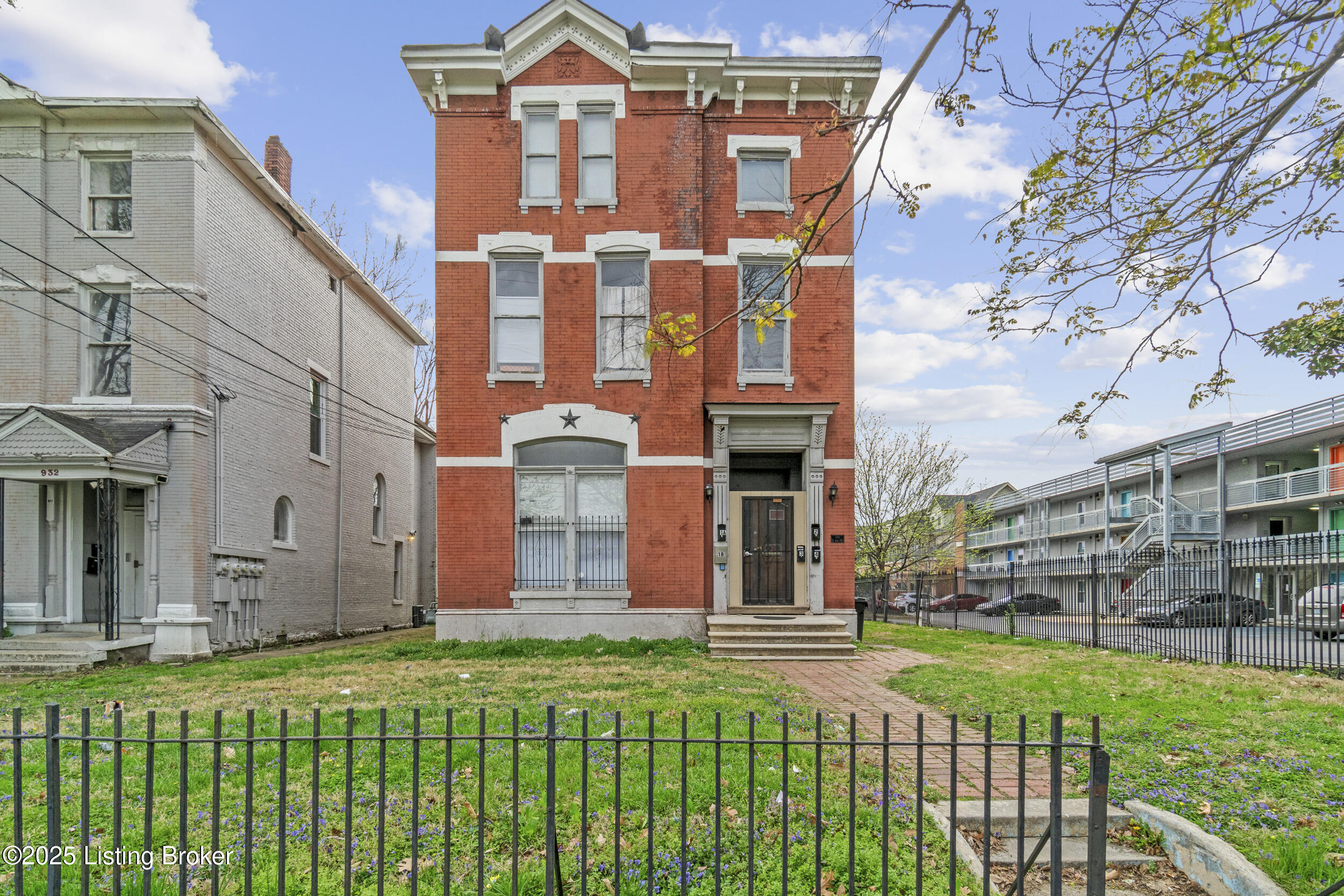 930 S 1st St Property Photo
