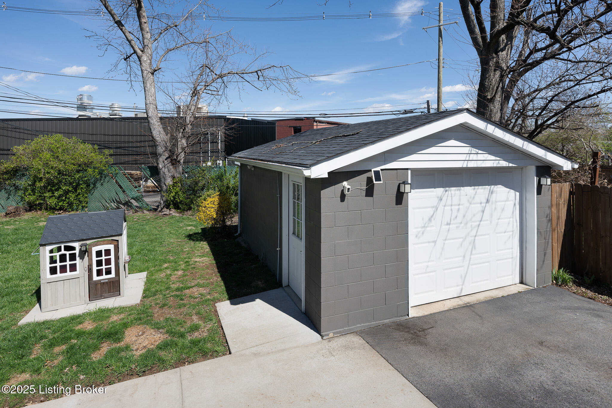 221 Norbourne Blvd Property Photo 36