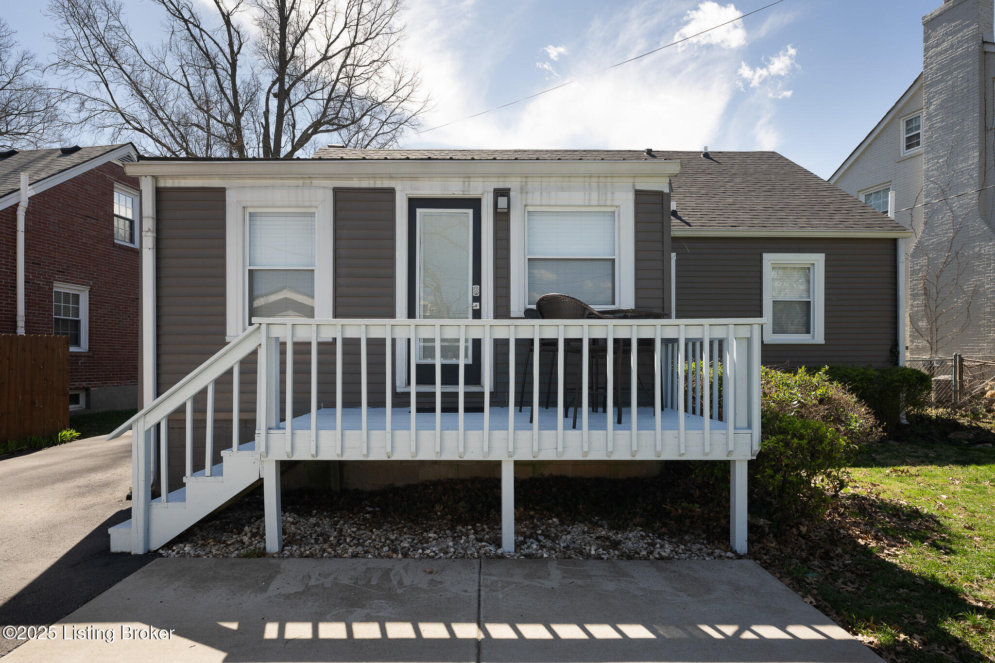 221 Norbourne Blvd Property Photo 38