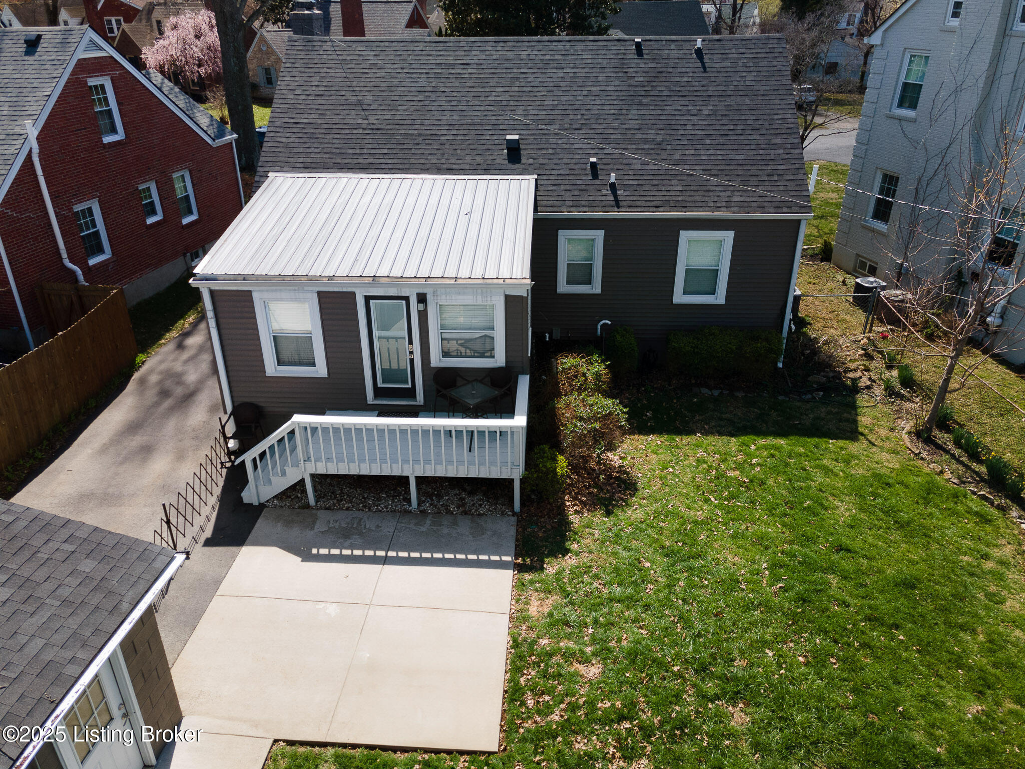 221 Norbourne Blvd Property Photo 41