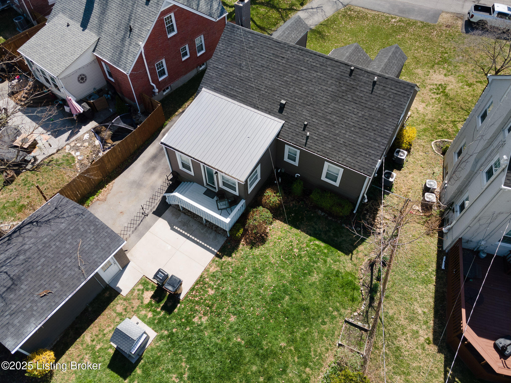 221 Norbourne Blvd Property Photo 43