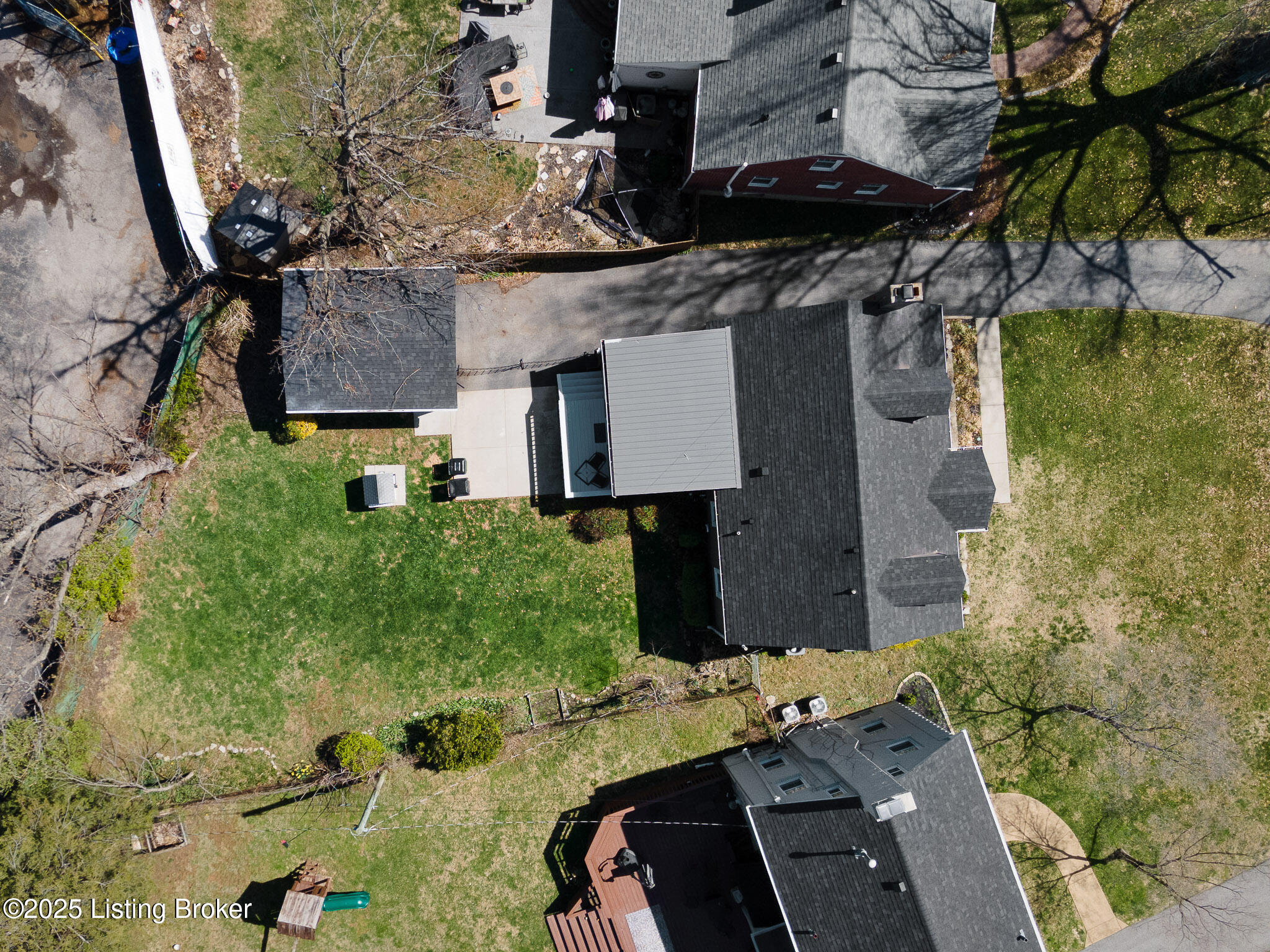 221 Norbourne Blvd Property Photo 45