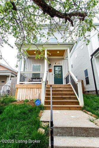 605 E Kentucky St Property Photo