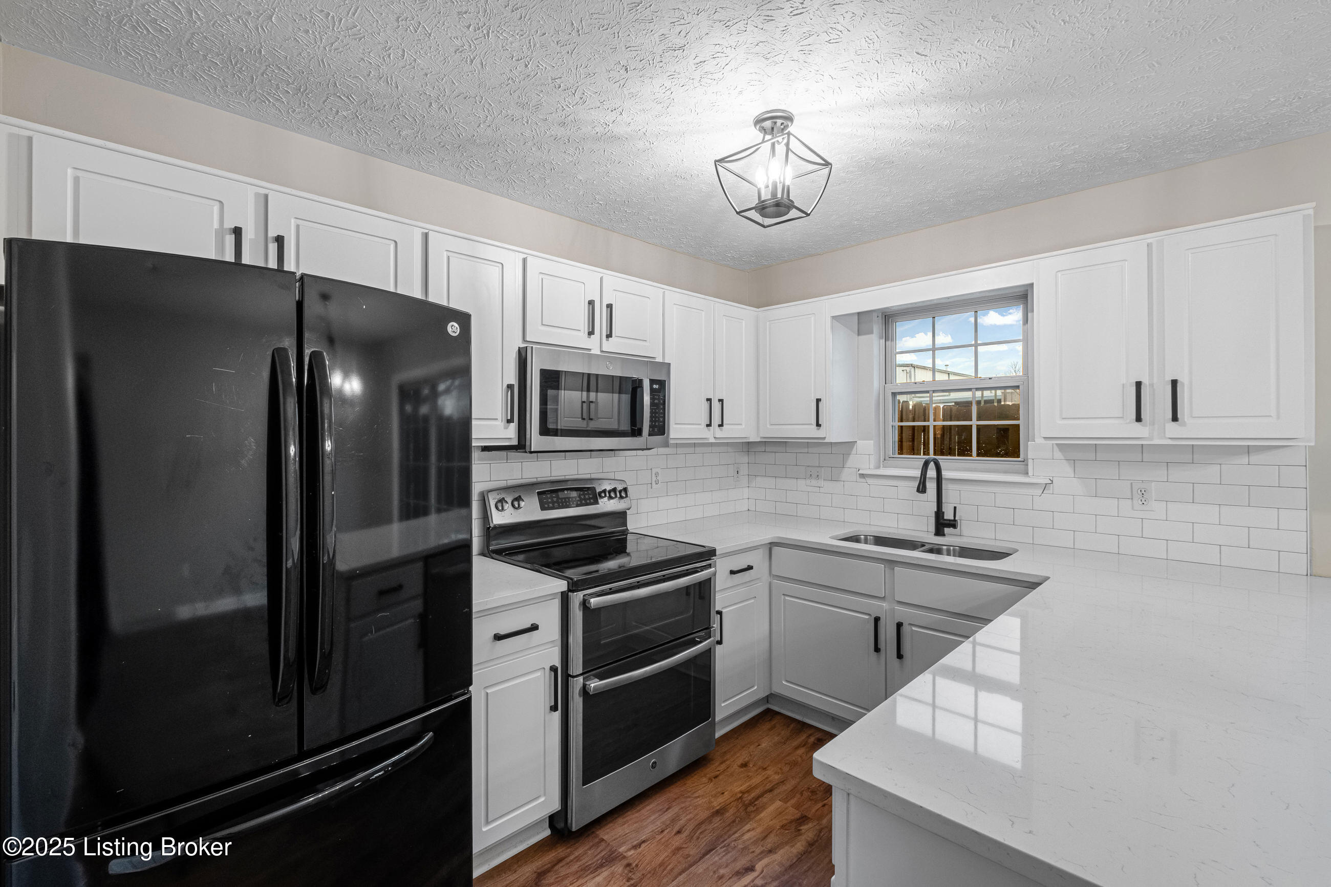 8370 Grand Trevi Dr Property Photo 1