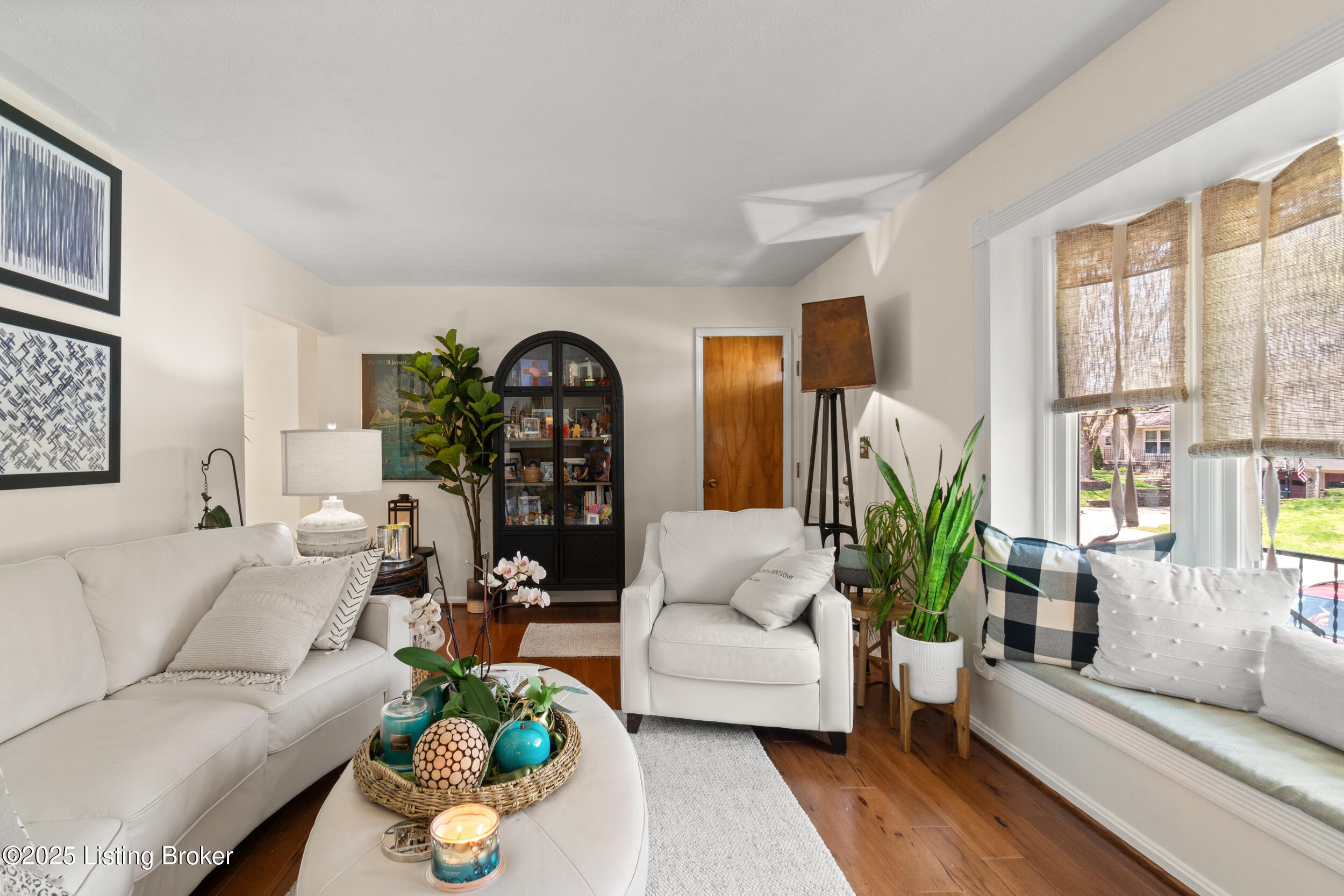 10219 Eve Adam Dr Property Photo 6