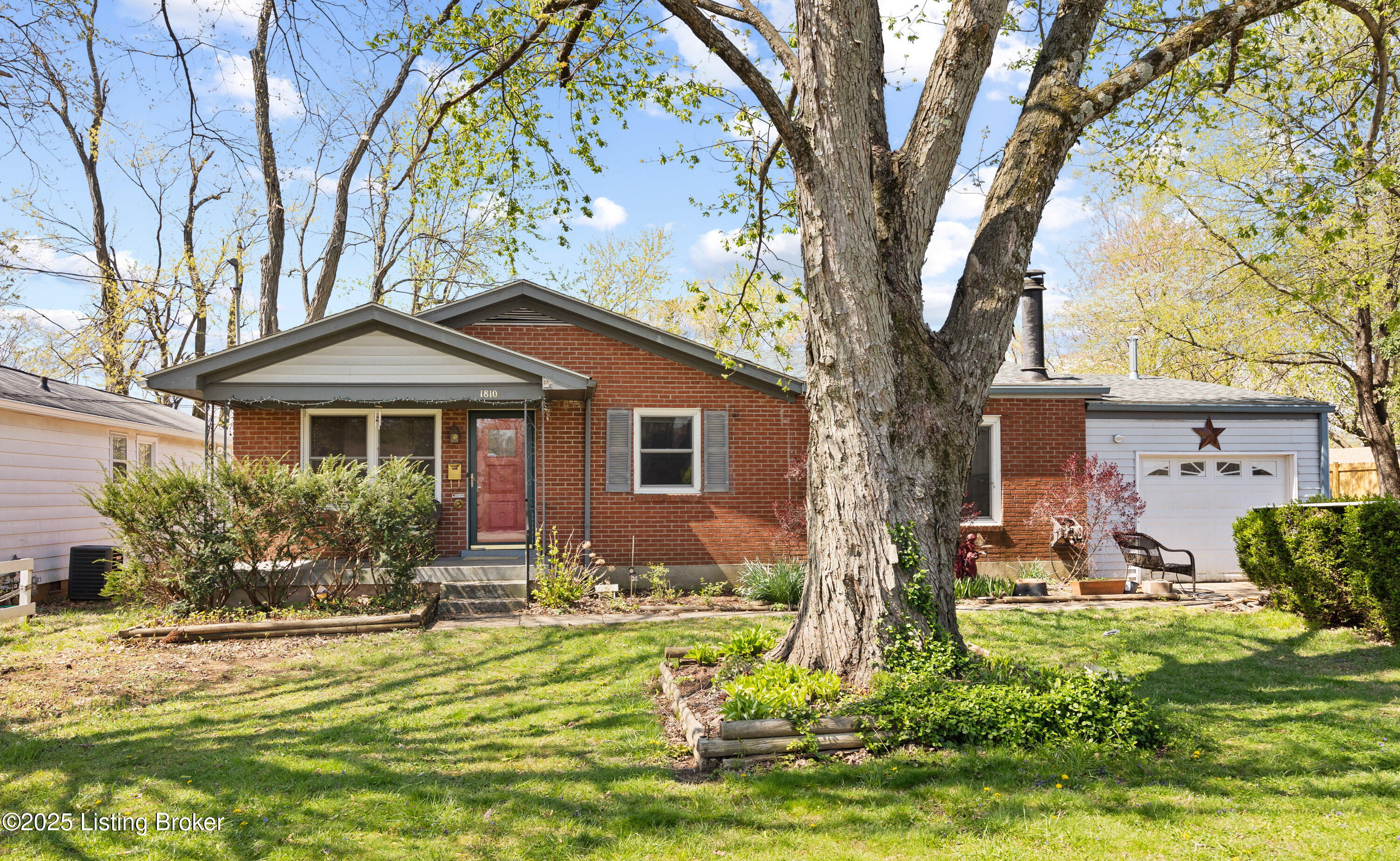 1810 Jefferson Ave Property Photo