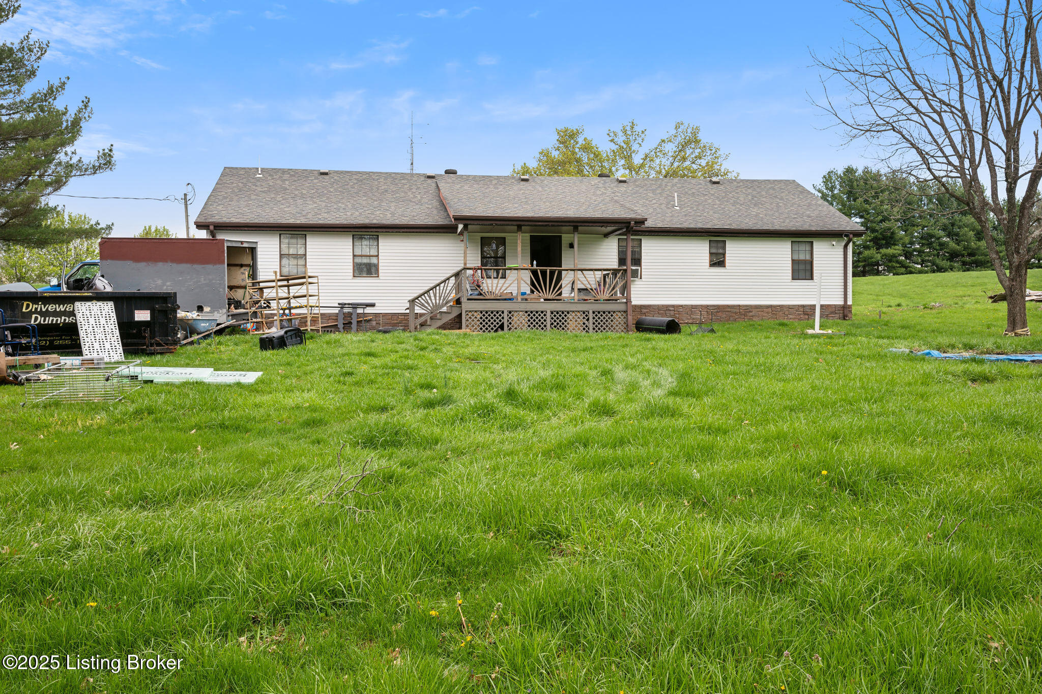 186 Blakemore Ln Property Photo