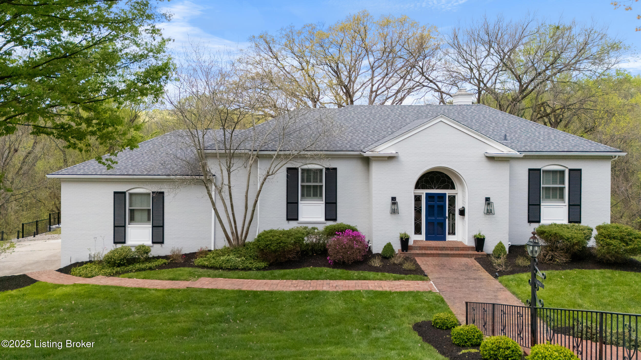 1002 Alta Cir Property Photo 1