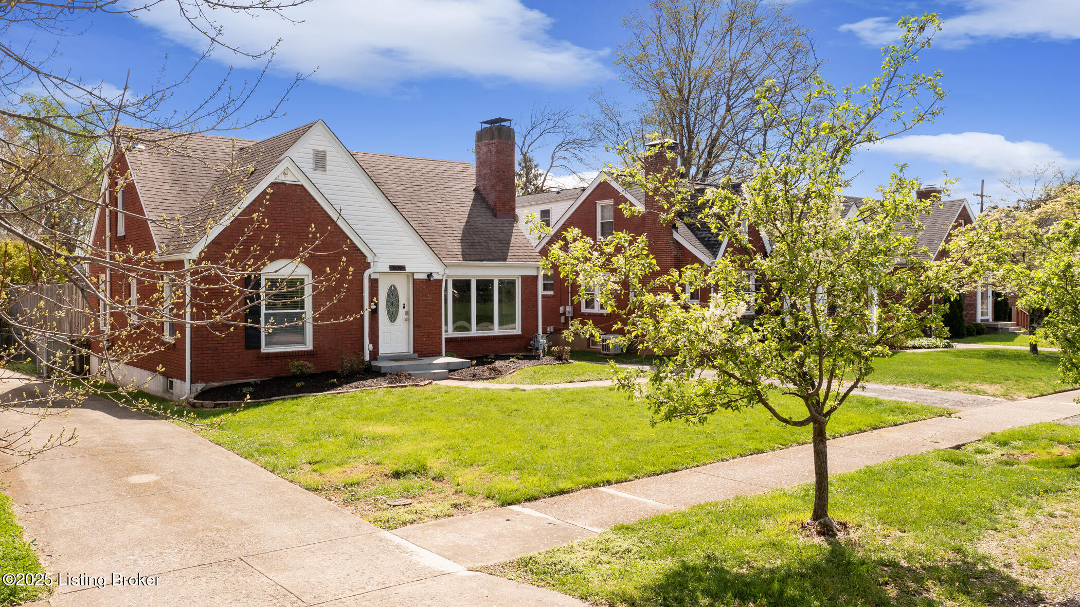 109 Ridgeway Ave Property Photo