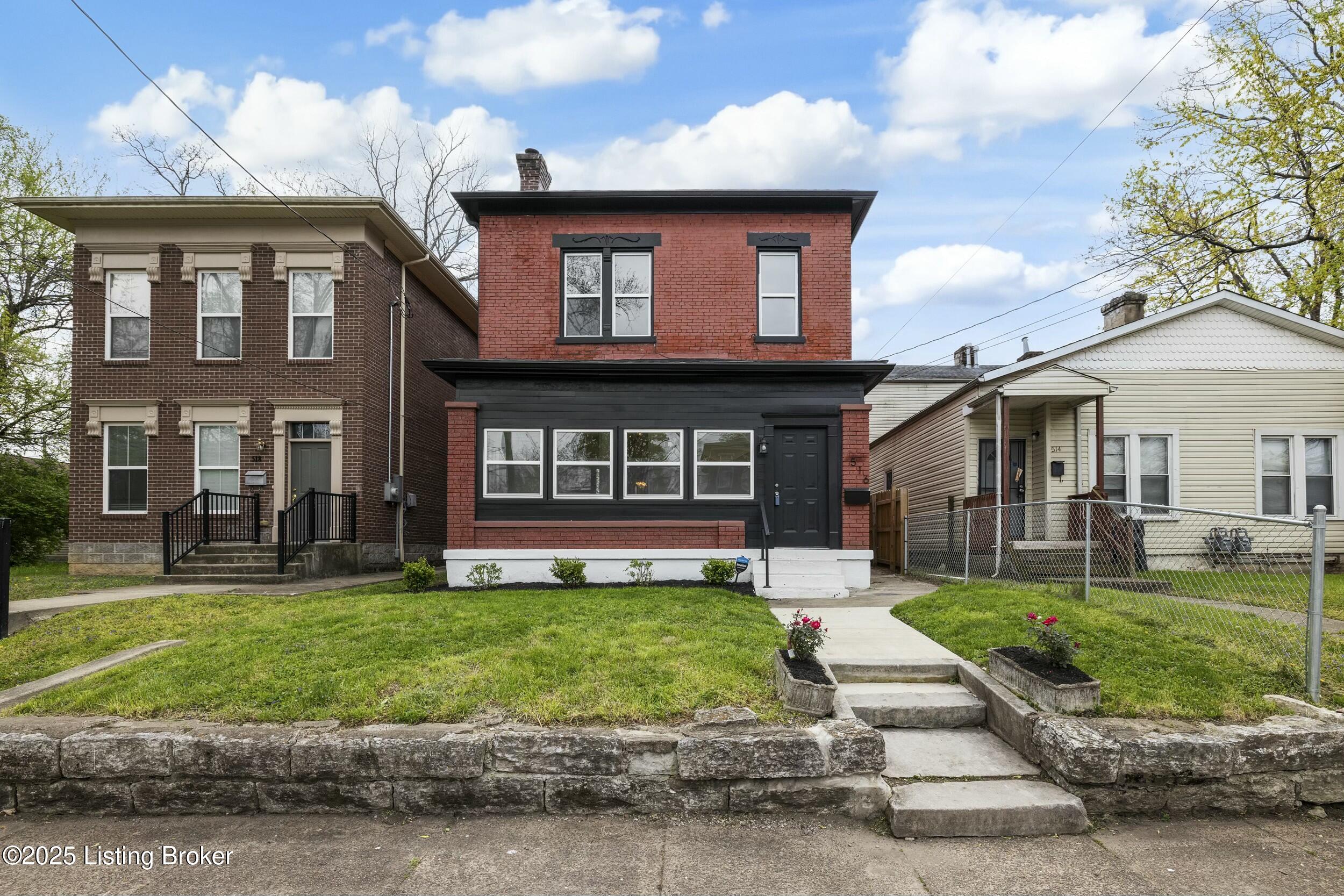 516 E Breckinridge St Property Photo