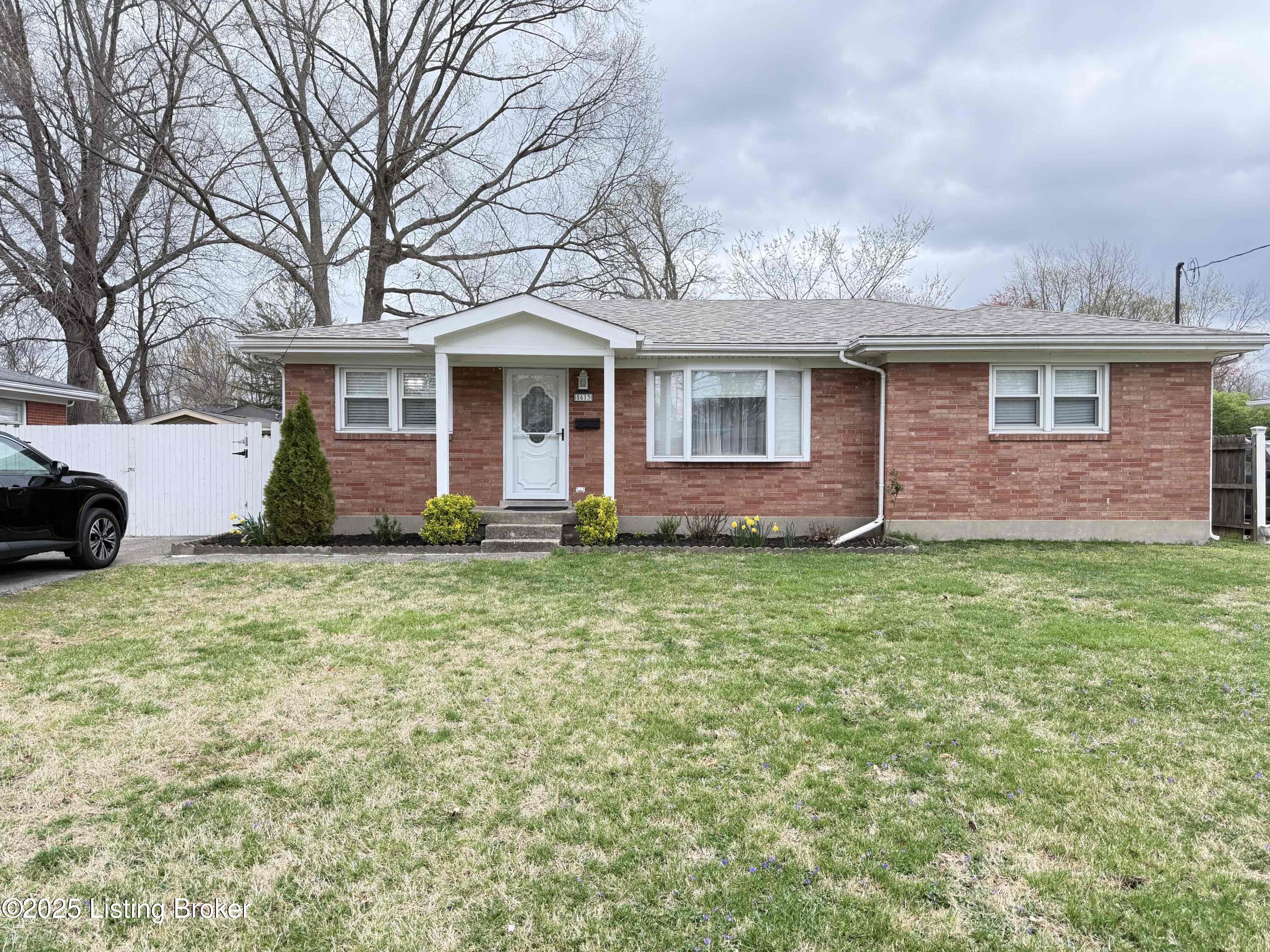 5613 Jeanine Dr Property Photo