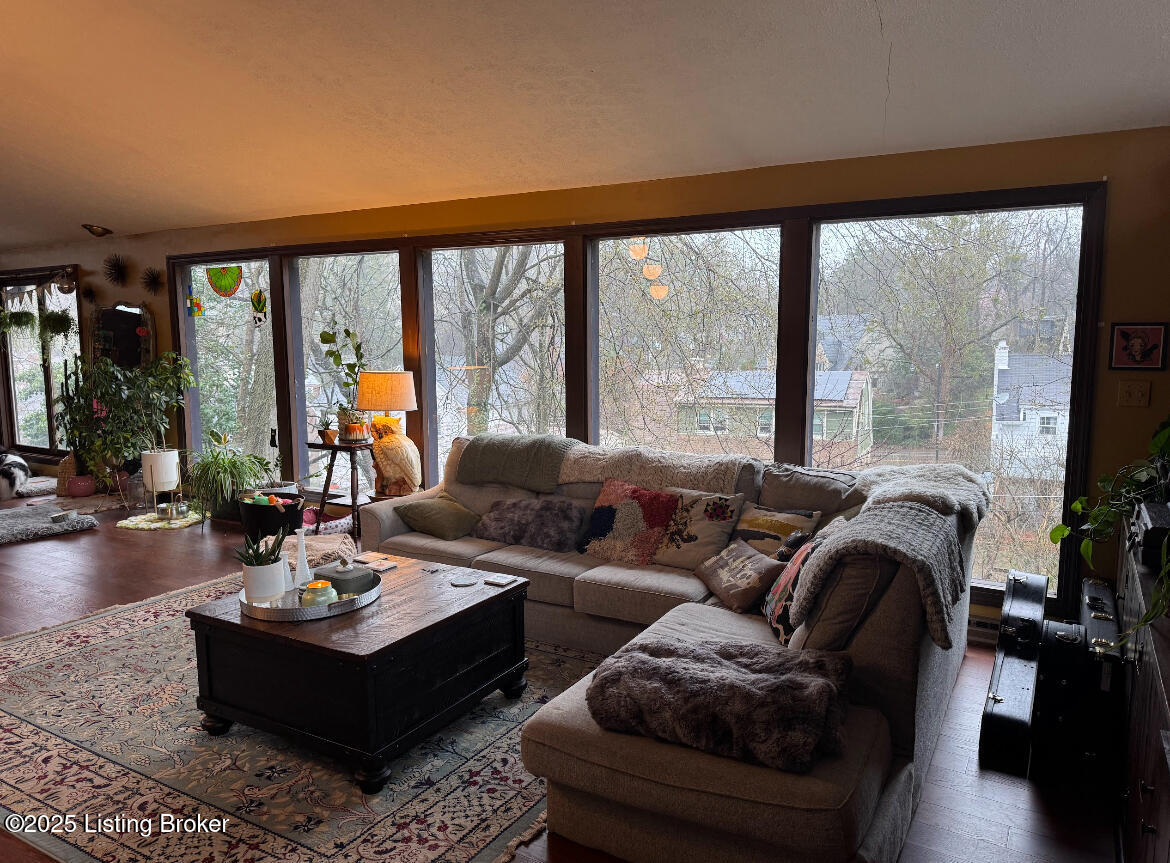 1845 Gresham Rd Property Photo