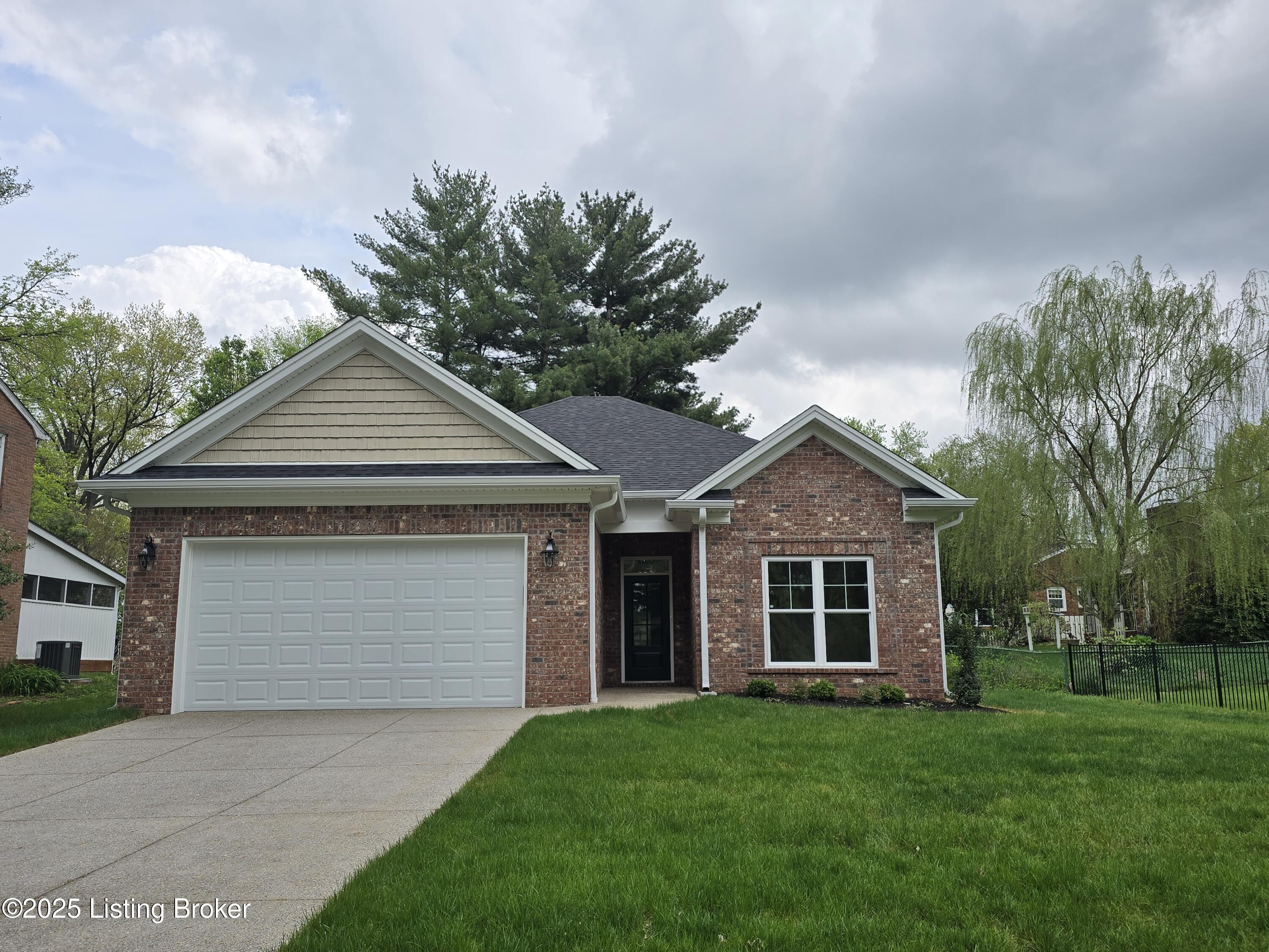 3115 Creekside Dr Property Photo