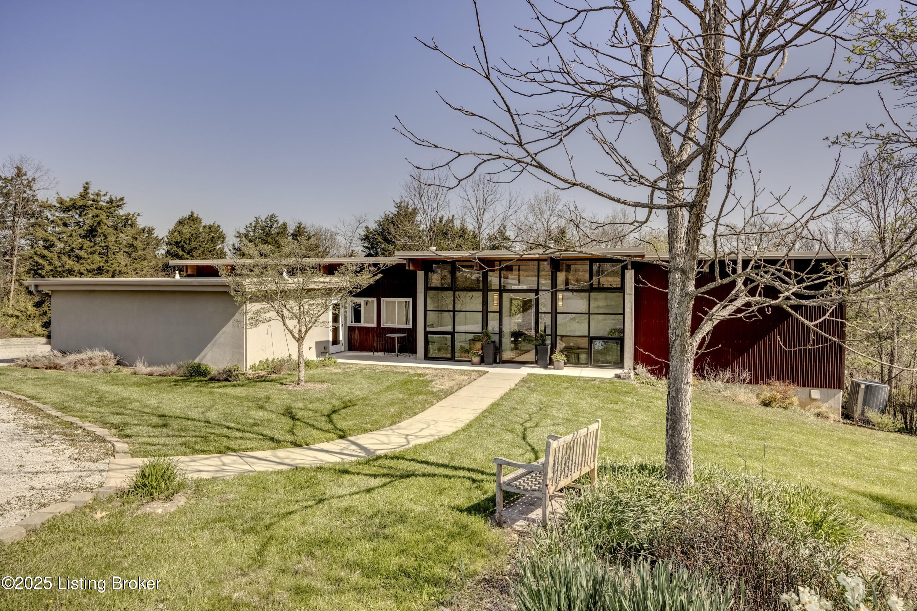 3611 Red Oak Dr Property Photo 1