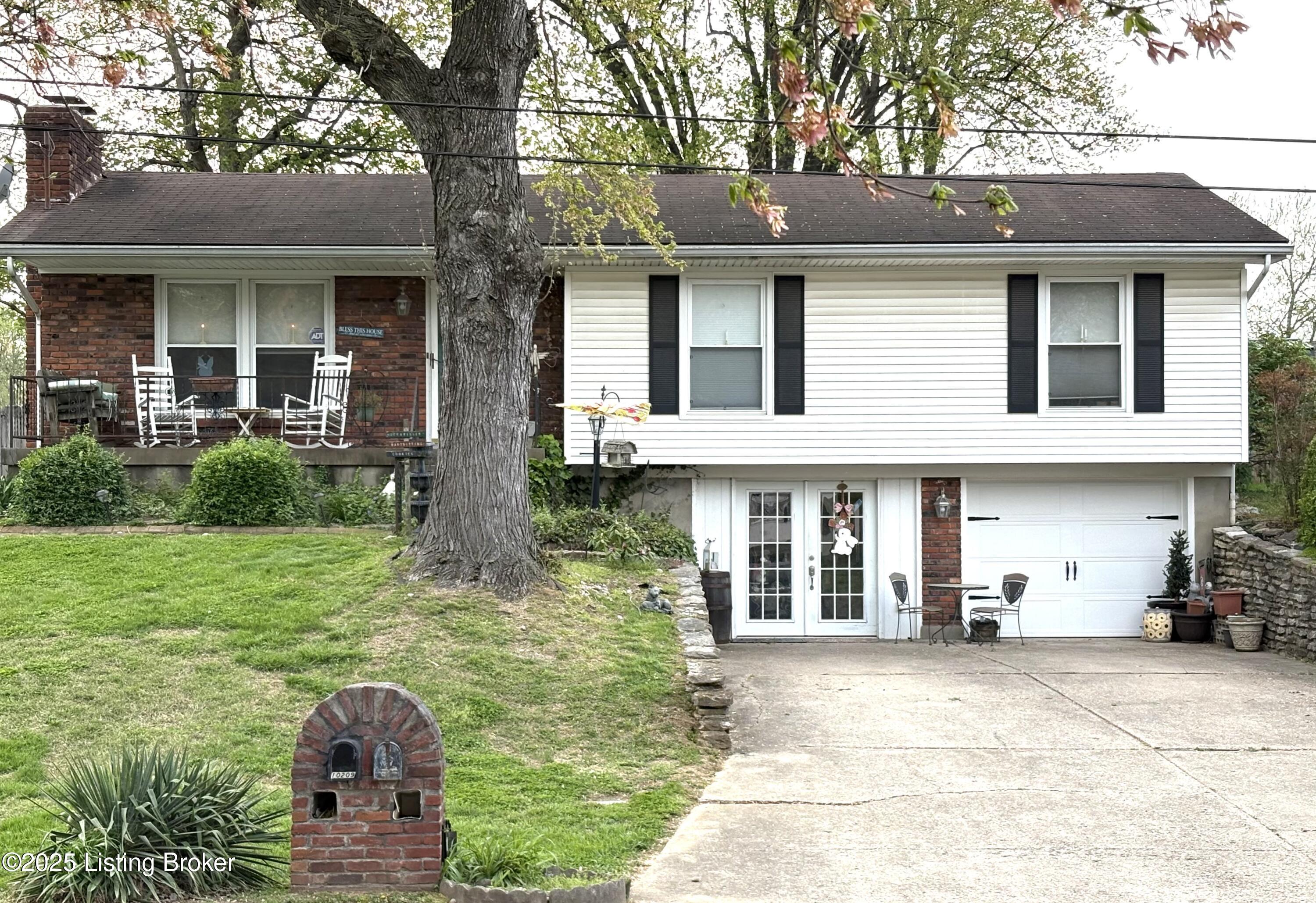 10210 Eve Dr Property Photo