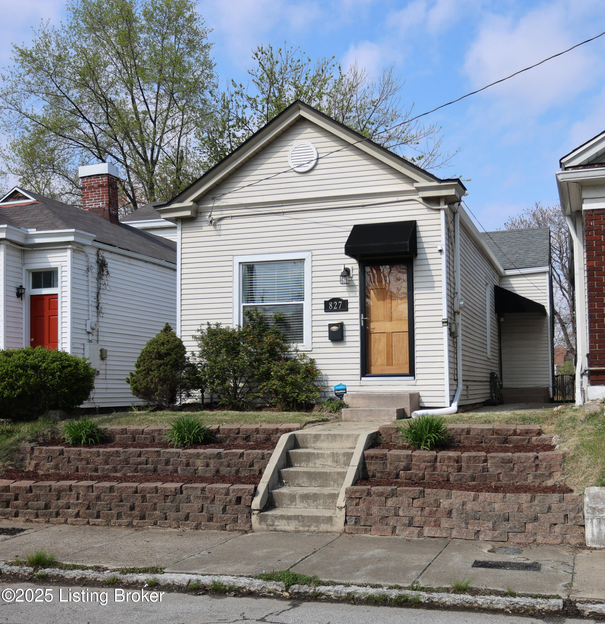 827 Mulberry St Property Photo