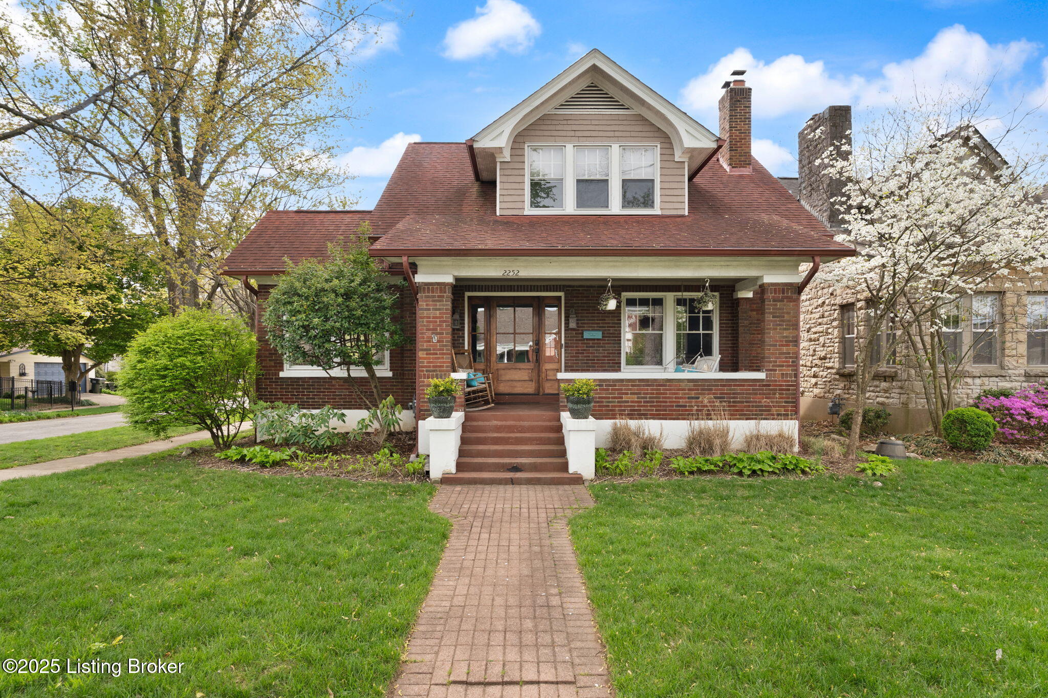 2252 Winston Ave Property Photo