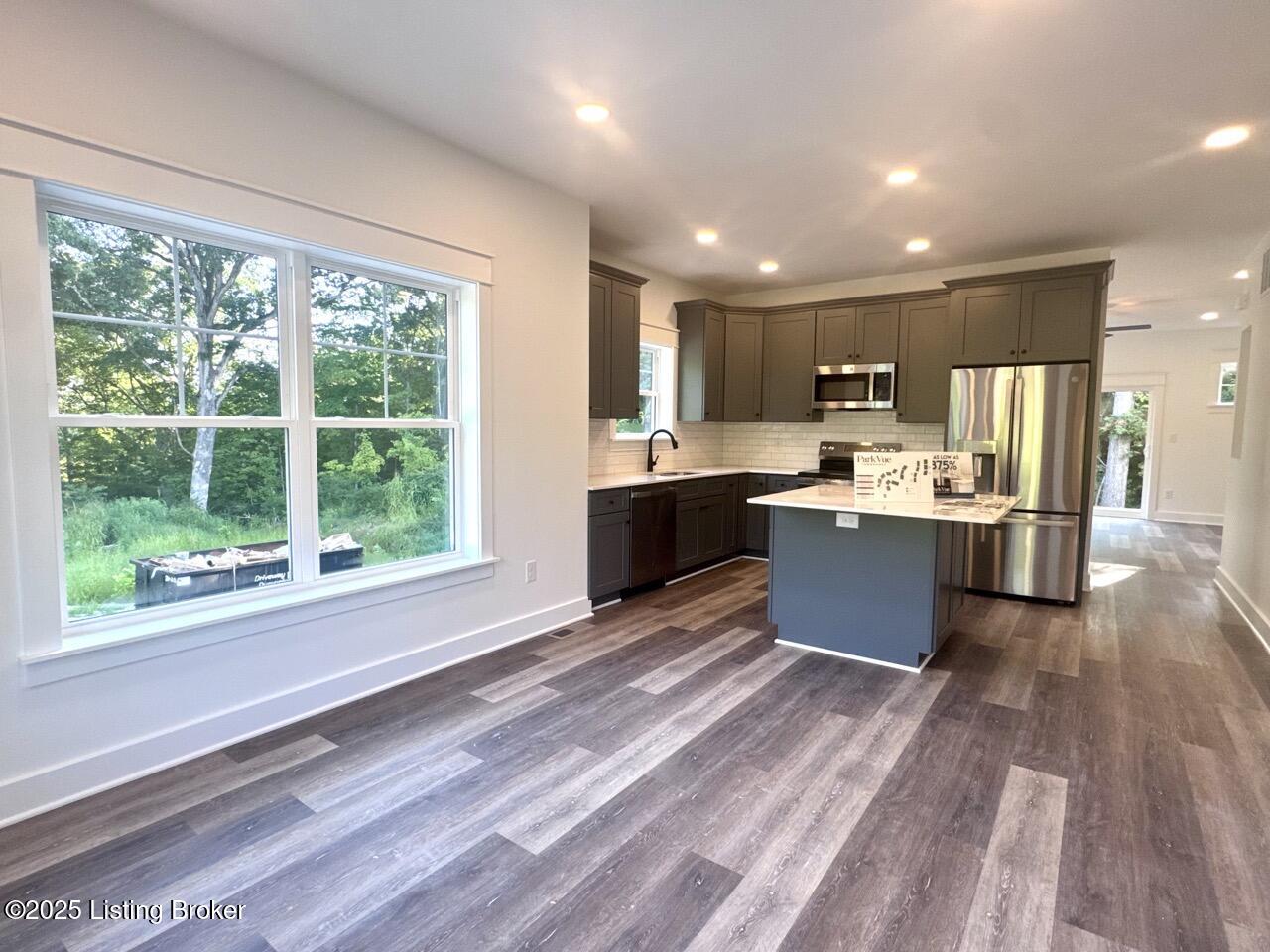 7407 Park Vue Dr Property Photo 8