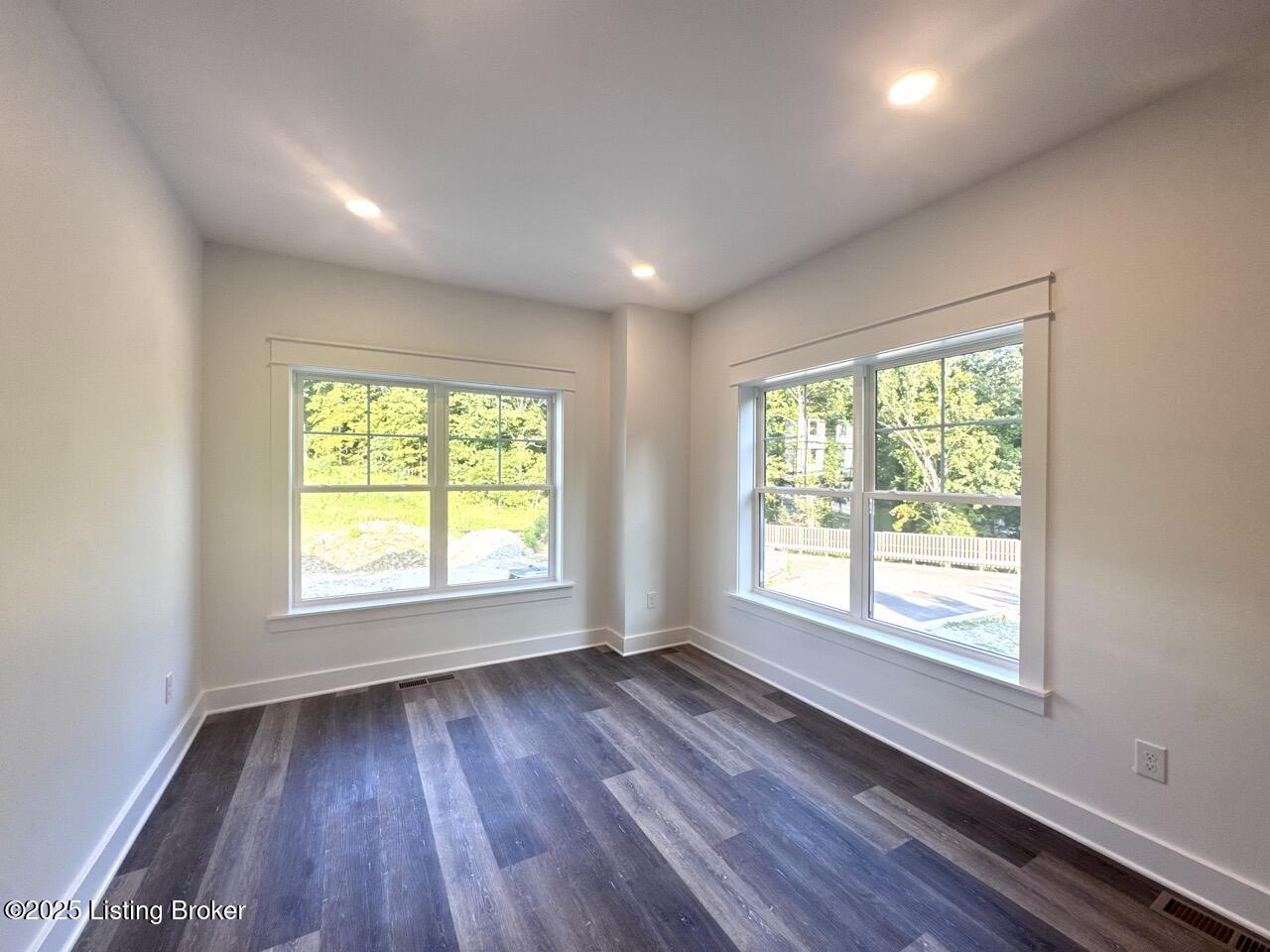 7407 Park Vue Dr Property Photo 28