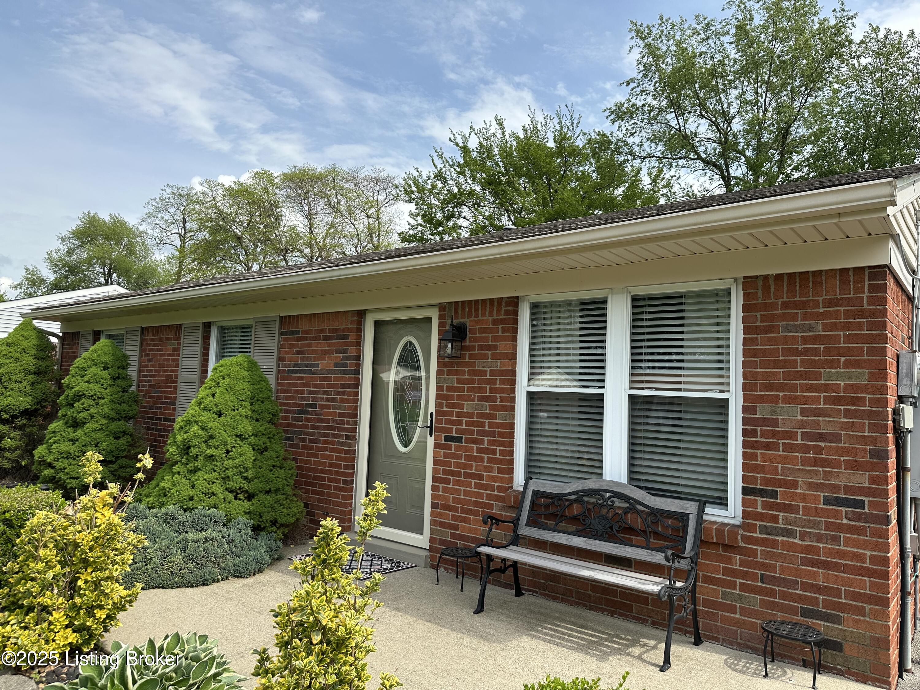 207 E Blue Jay Rd Property Photo 1