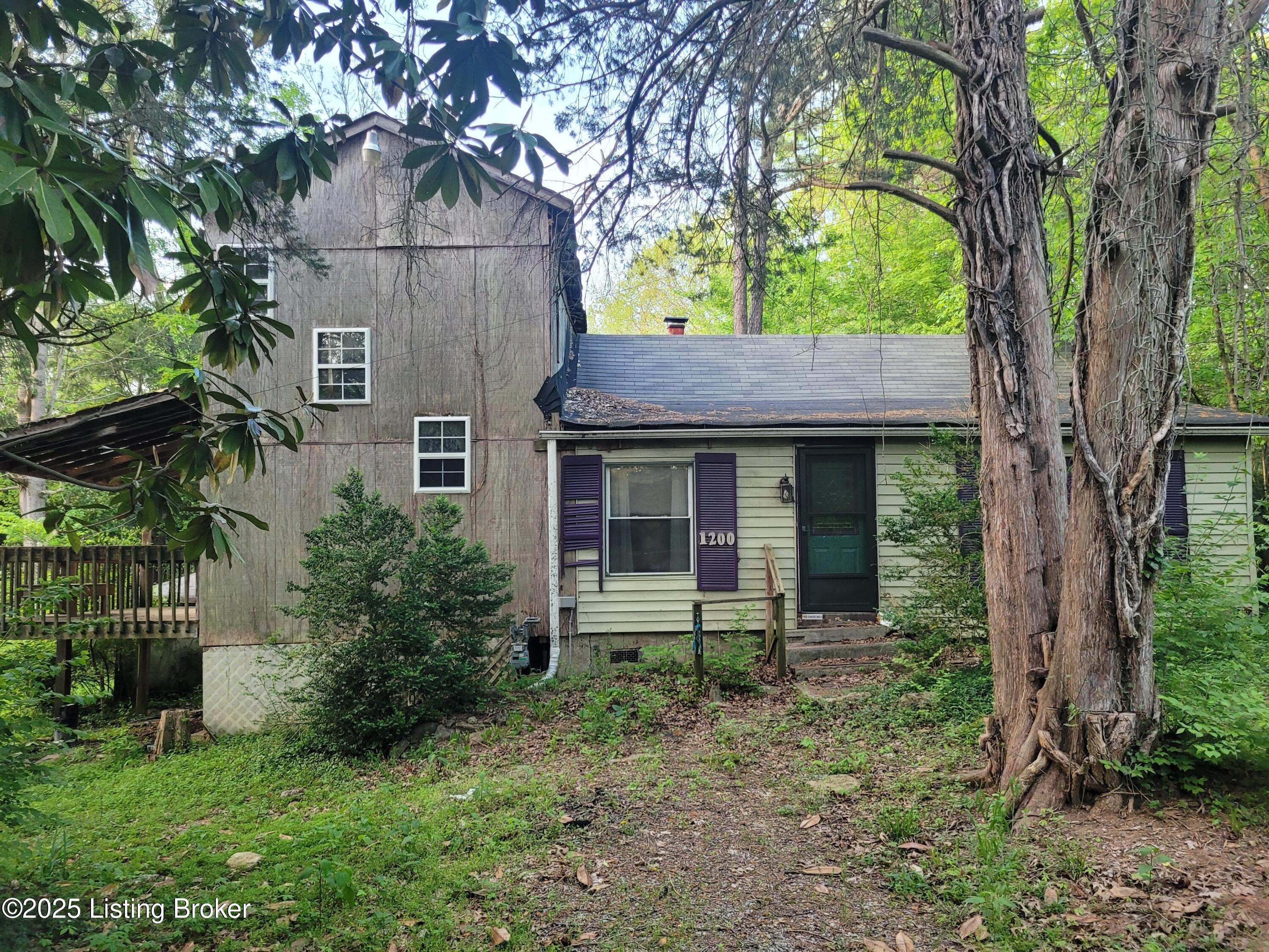 1200 Zoneton Rd Property Photo 1