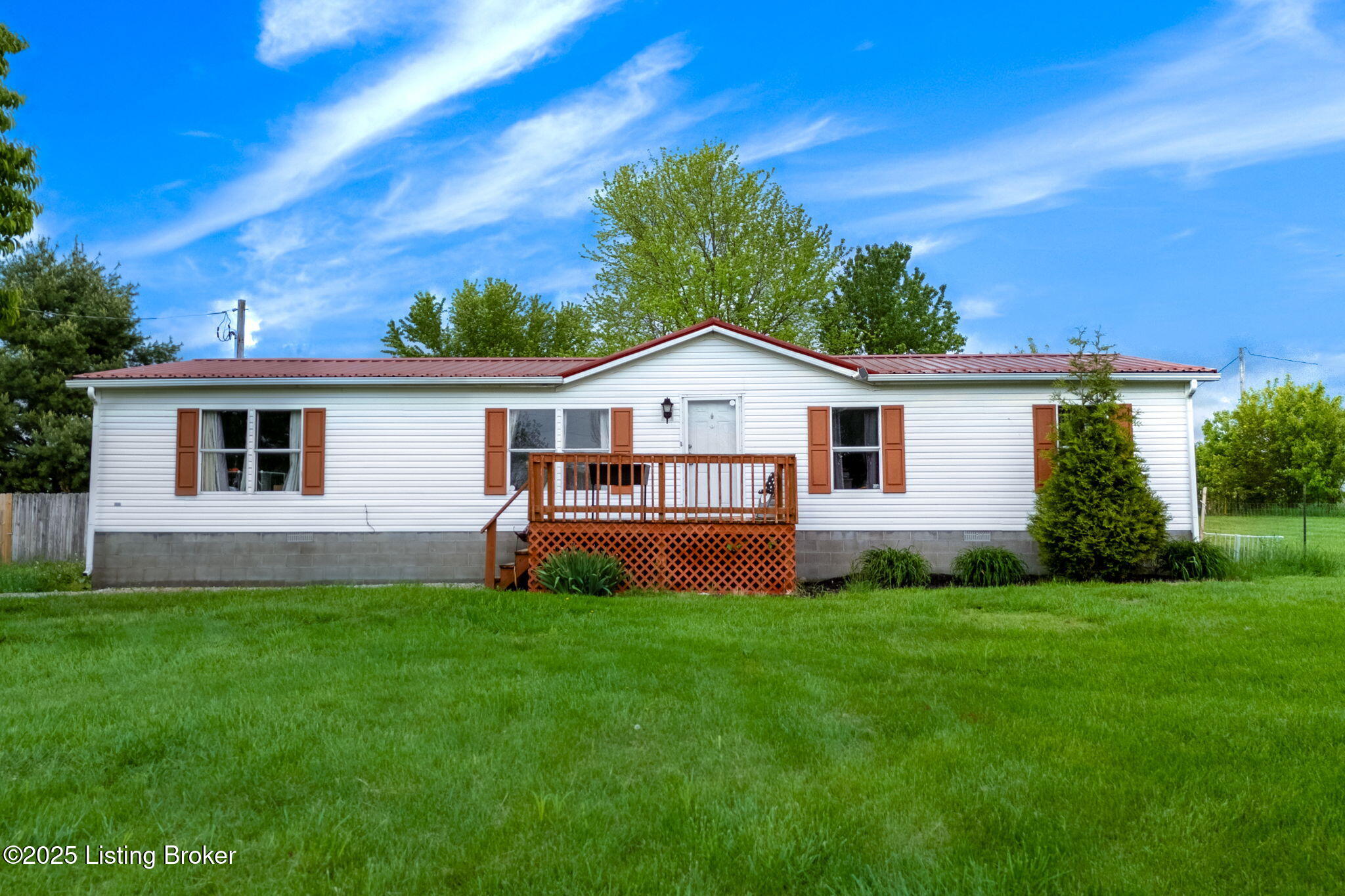 345 Sunset Dr Property Photo