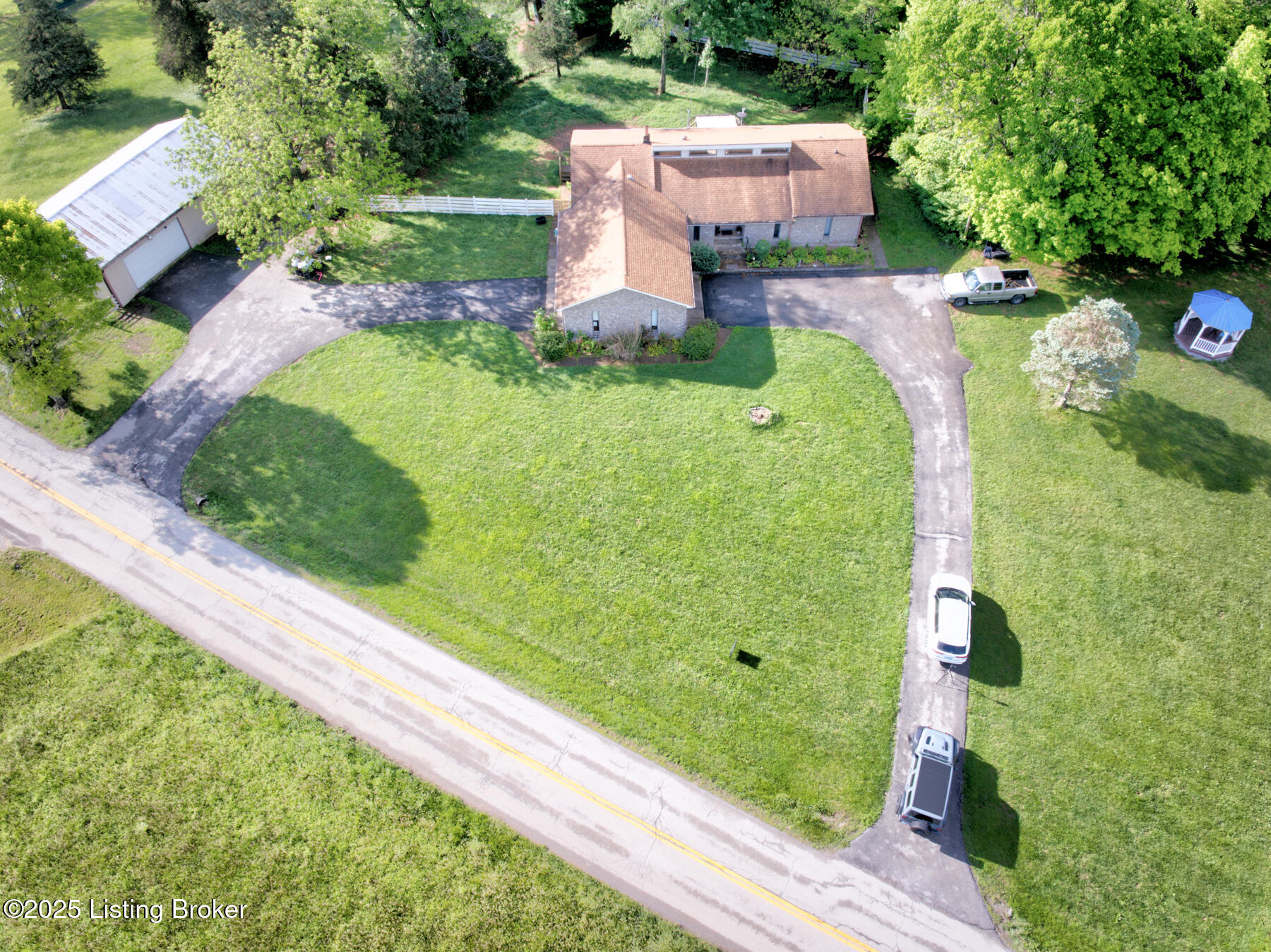 4640 Ridge Rd Property Photo 1