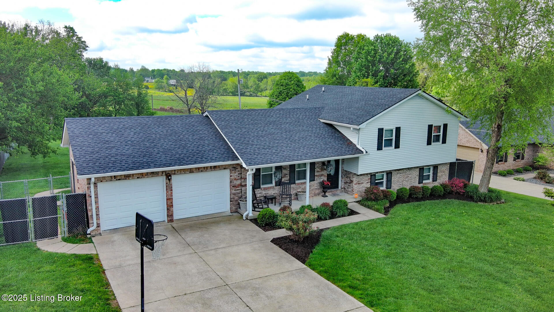 395 Poplar Trace Property Photo