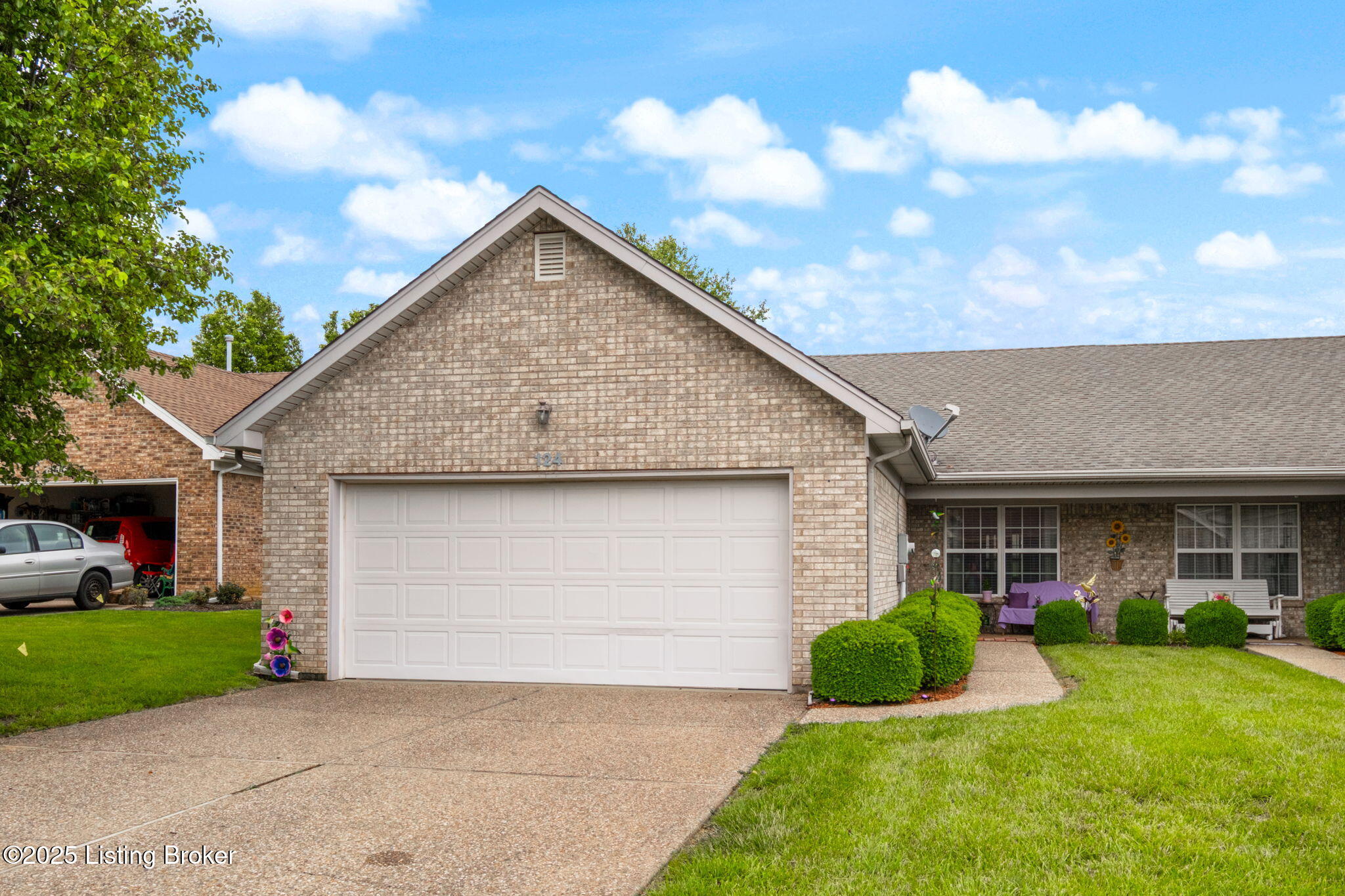 124 Iroquois Ct Property Photo 1