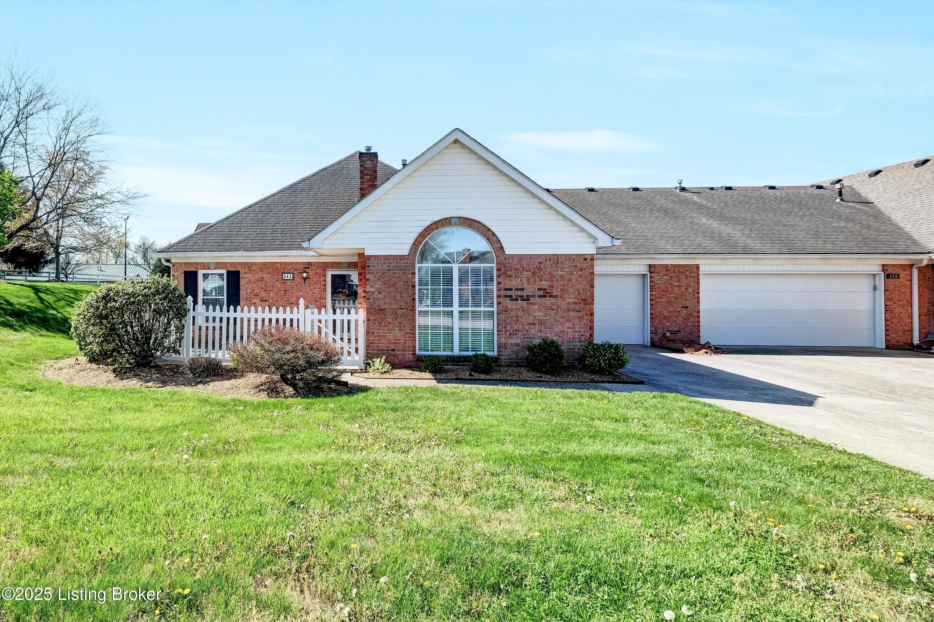 112 Azalea Ct Property Photo 1