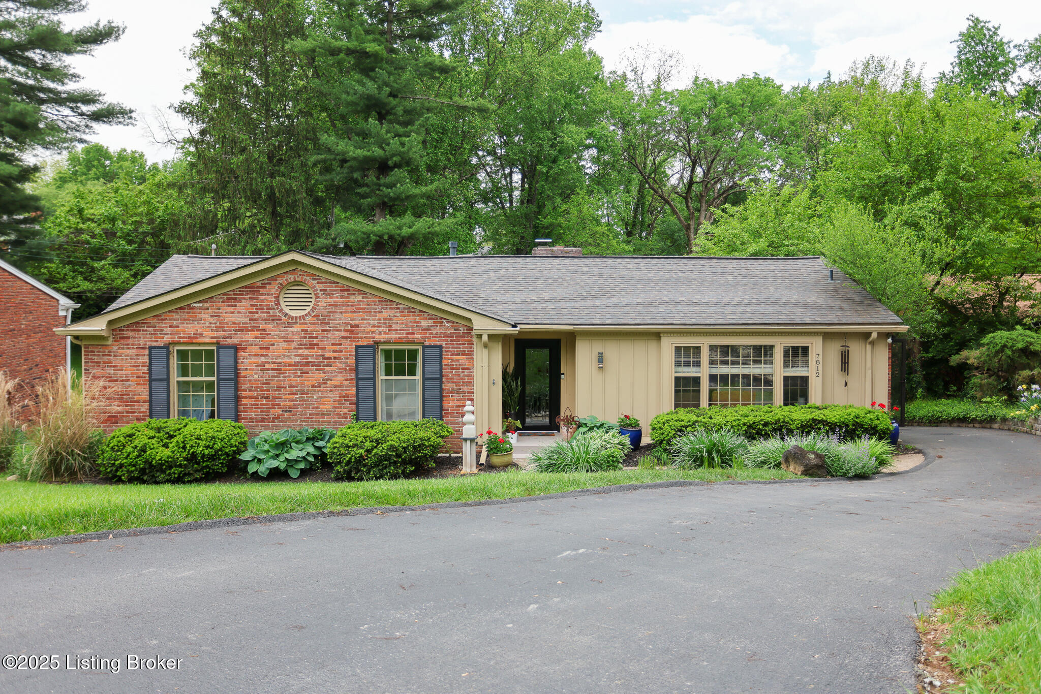 7812 Crown Top Rd Property Photo 1