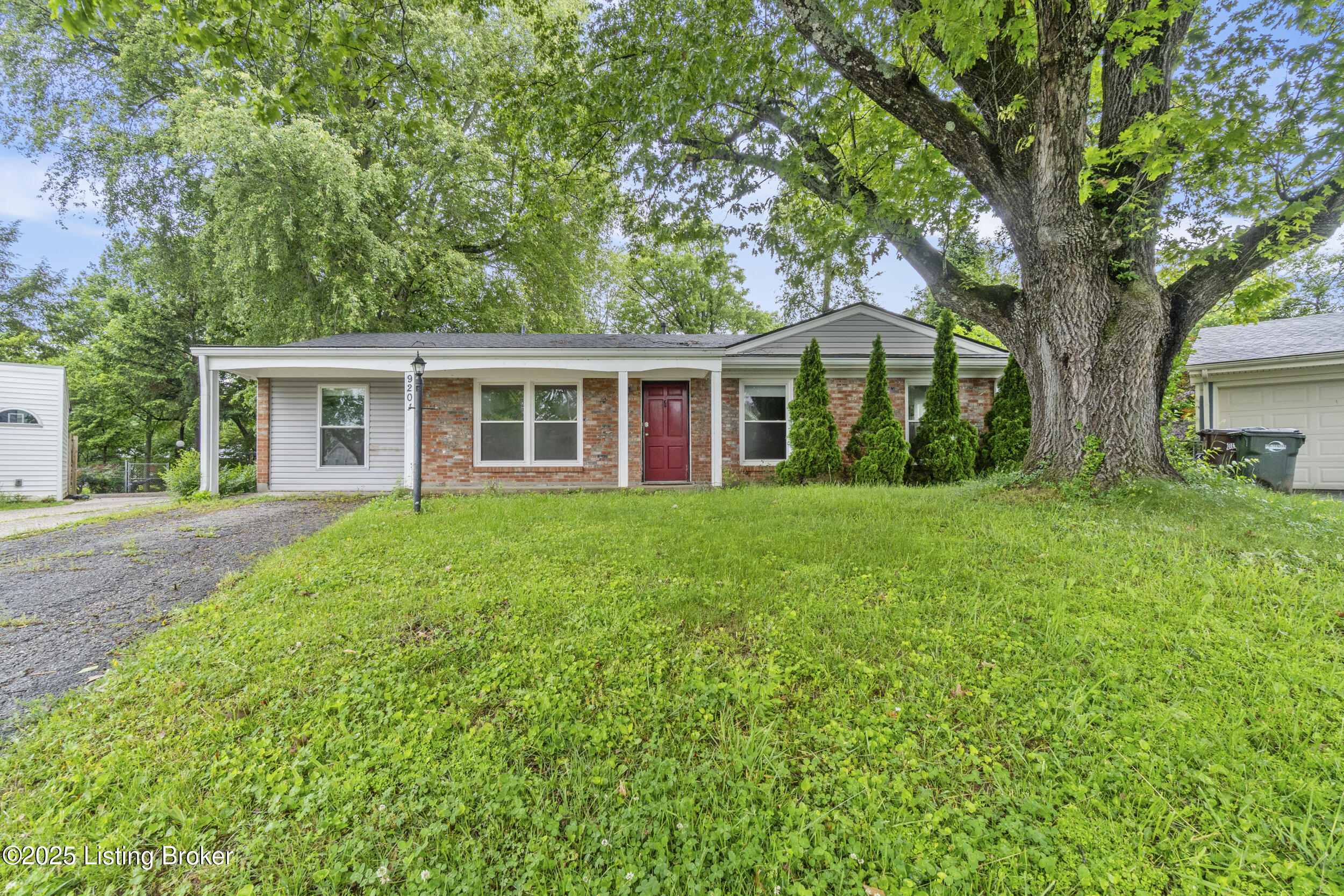9201 Walhampton Ct Property Photo 1