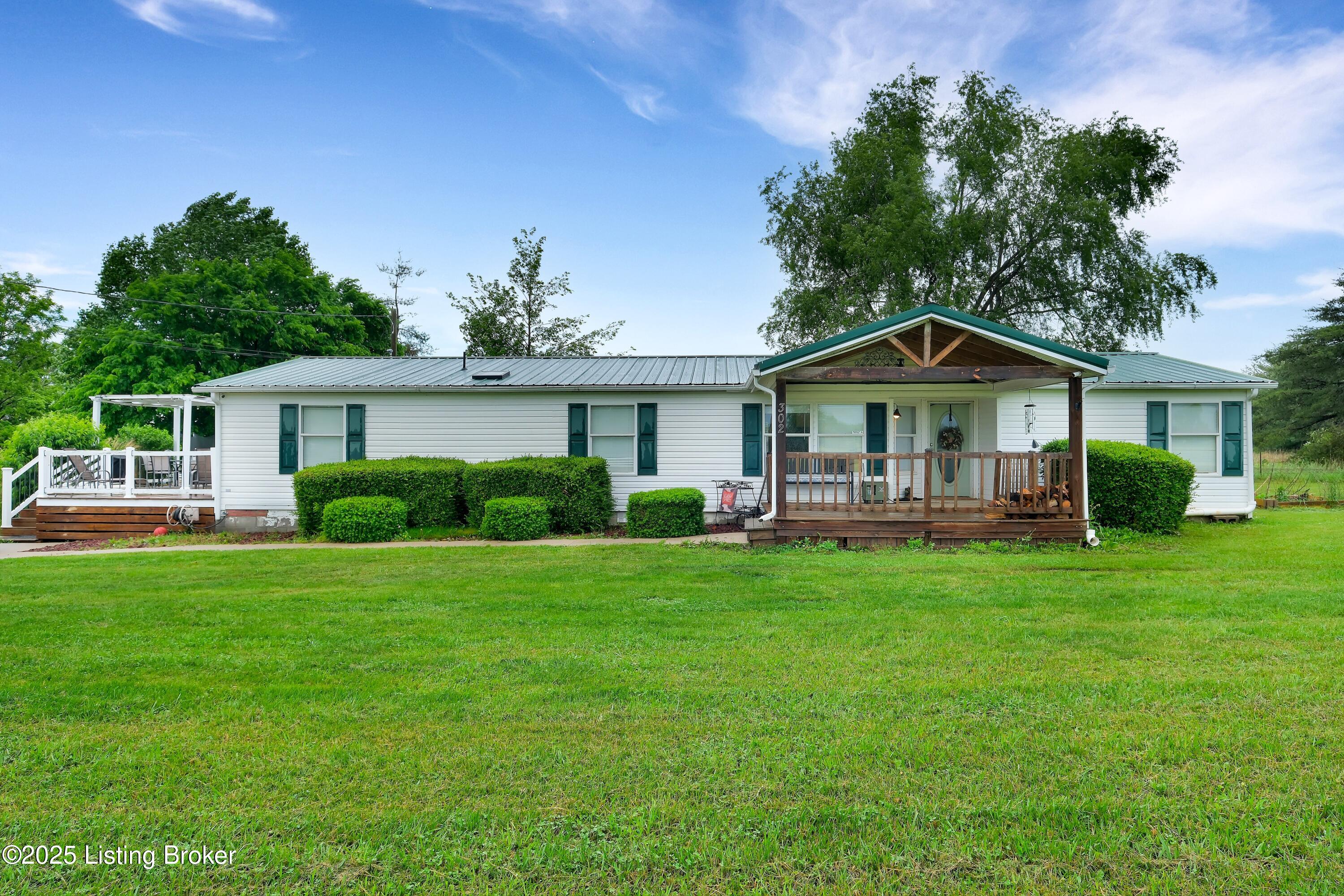 302 Jackson Hill Rd Property Photo 1