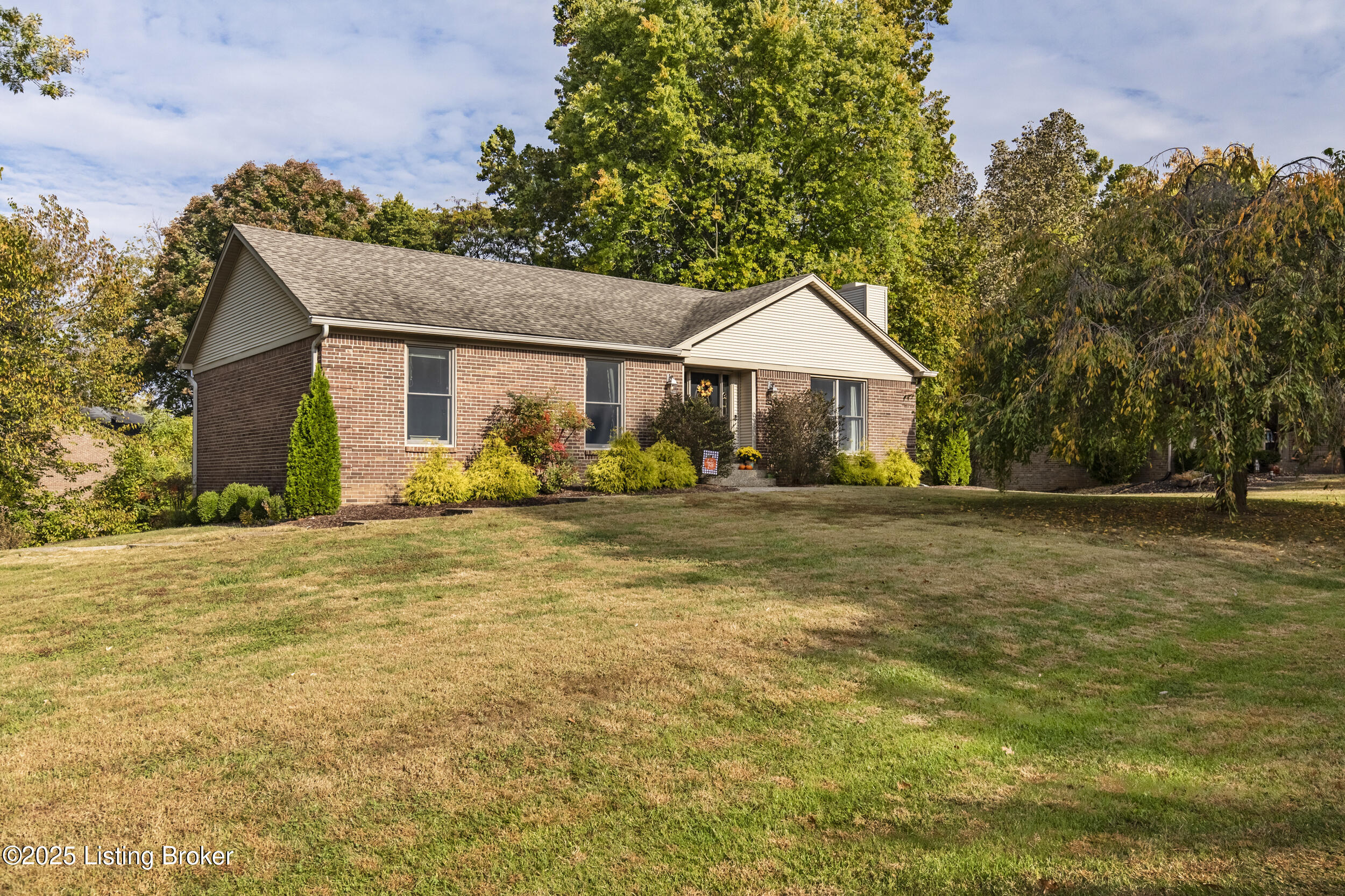 12123 Valley Dr Property Photo 1