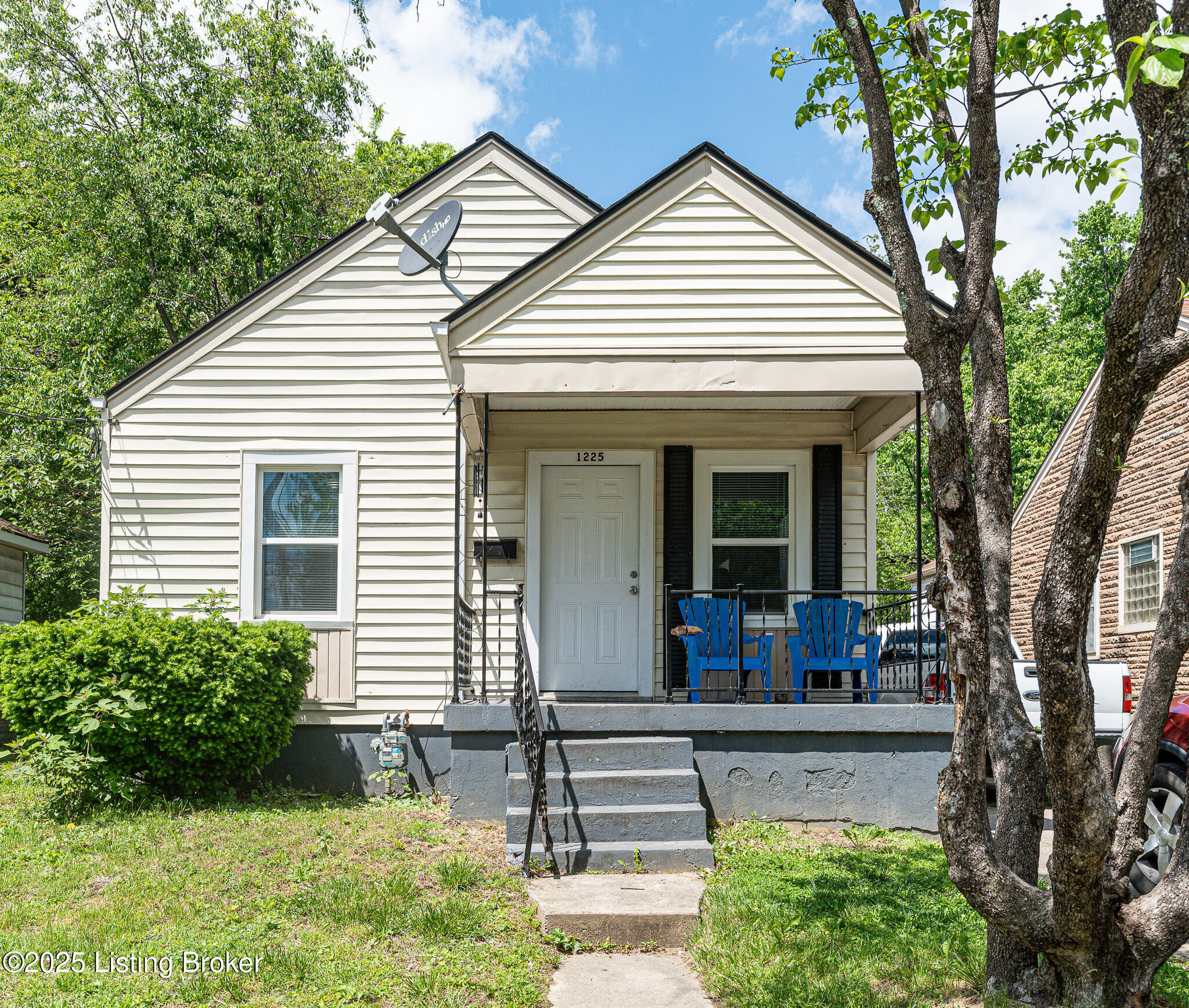 1225 Bicknell Ave Property Photo 1