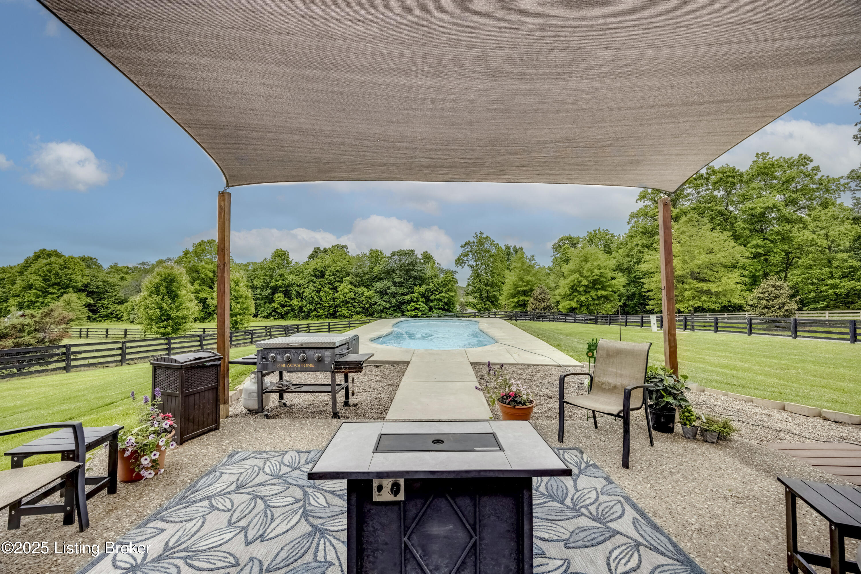 4605 Clarkhurst Cir Property Photo 4
