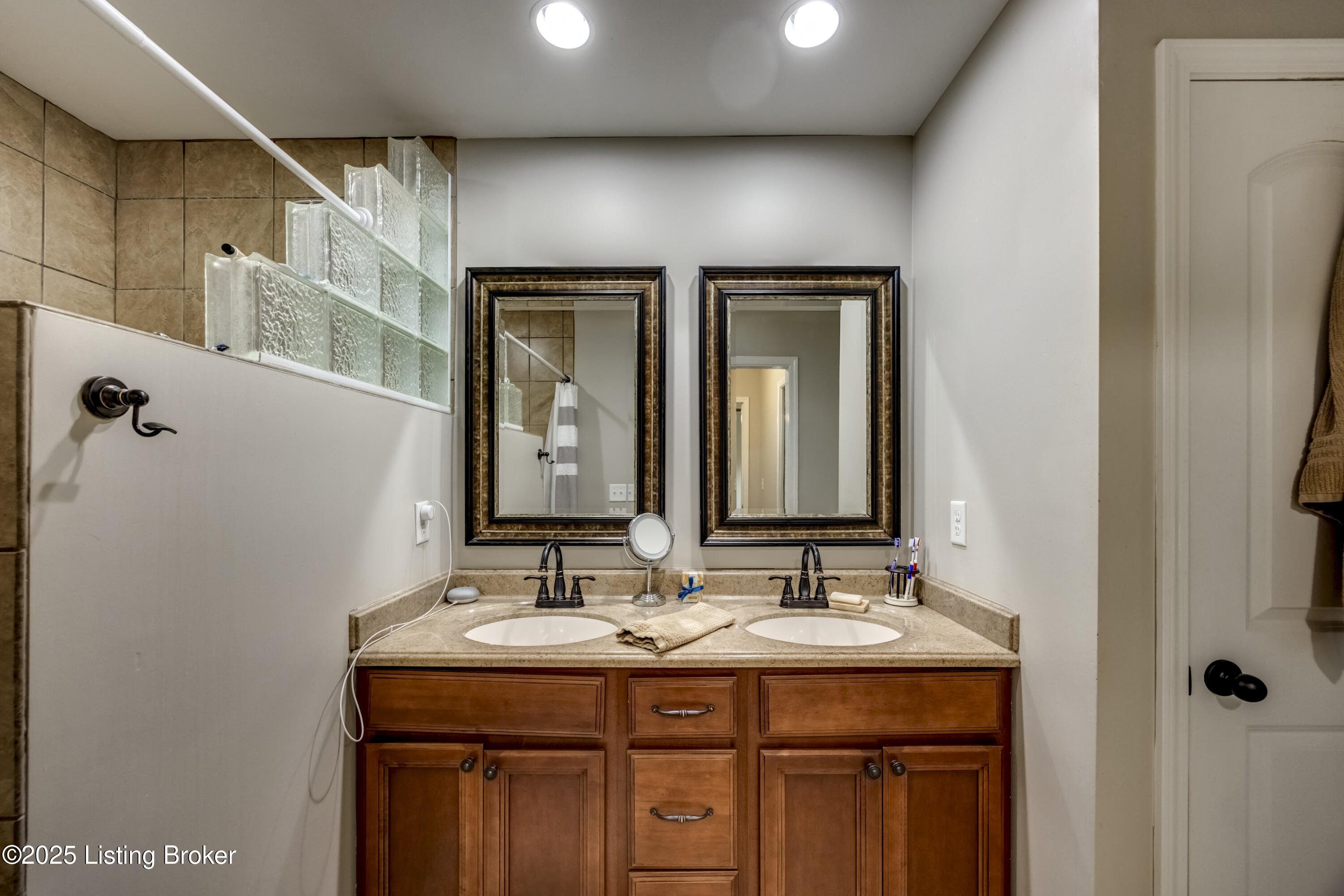 4605 Clarkhurst Cir Property Photo 28