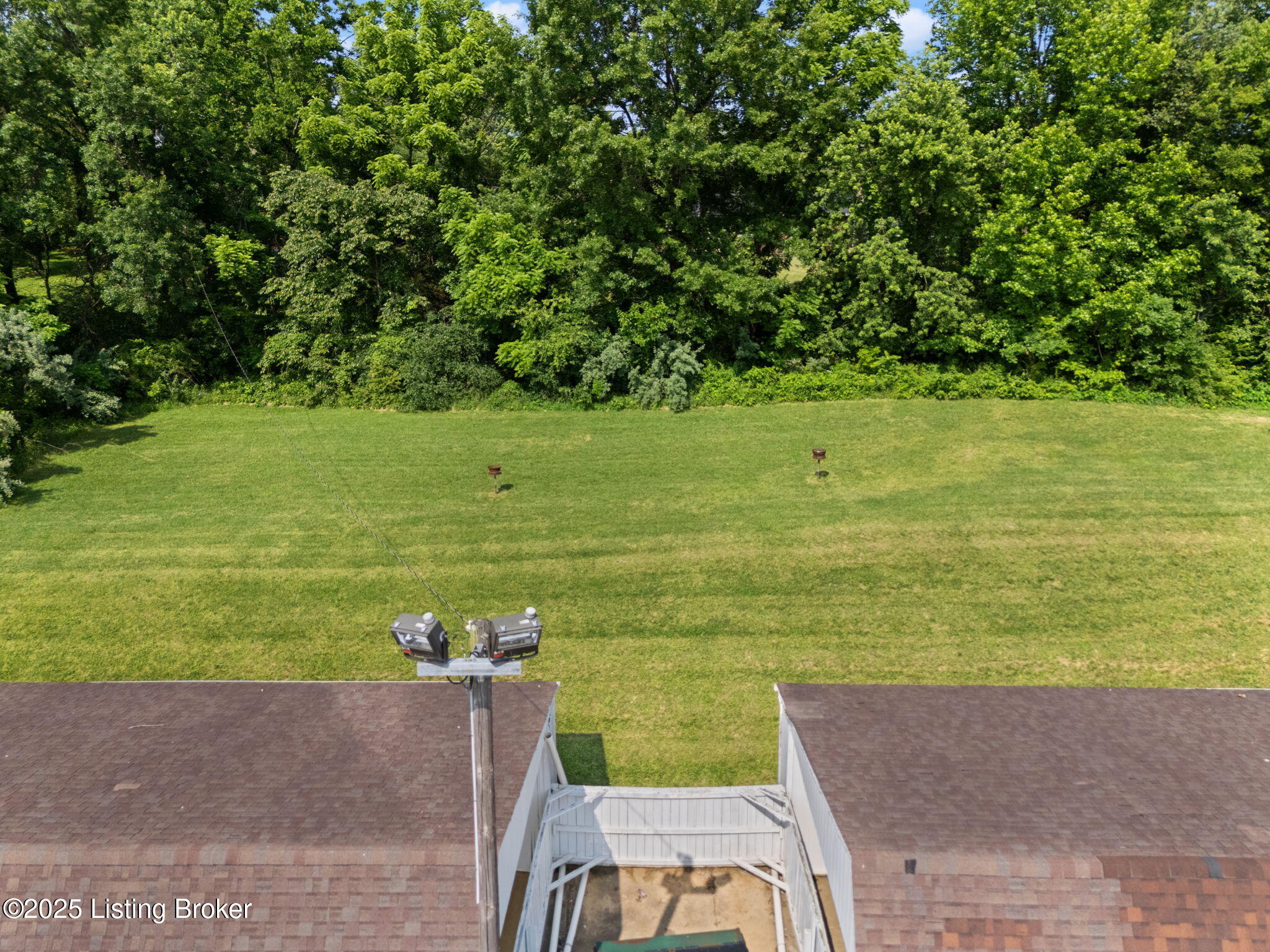 623 & 625 Westport Rd Property Photo 11