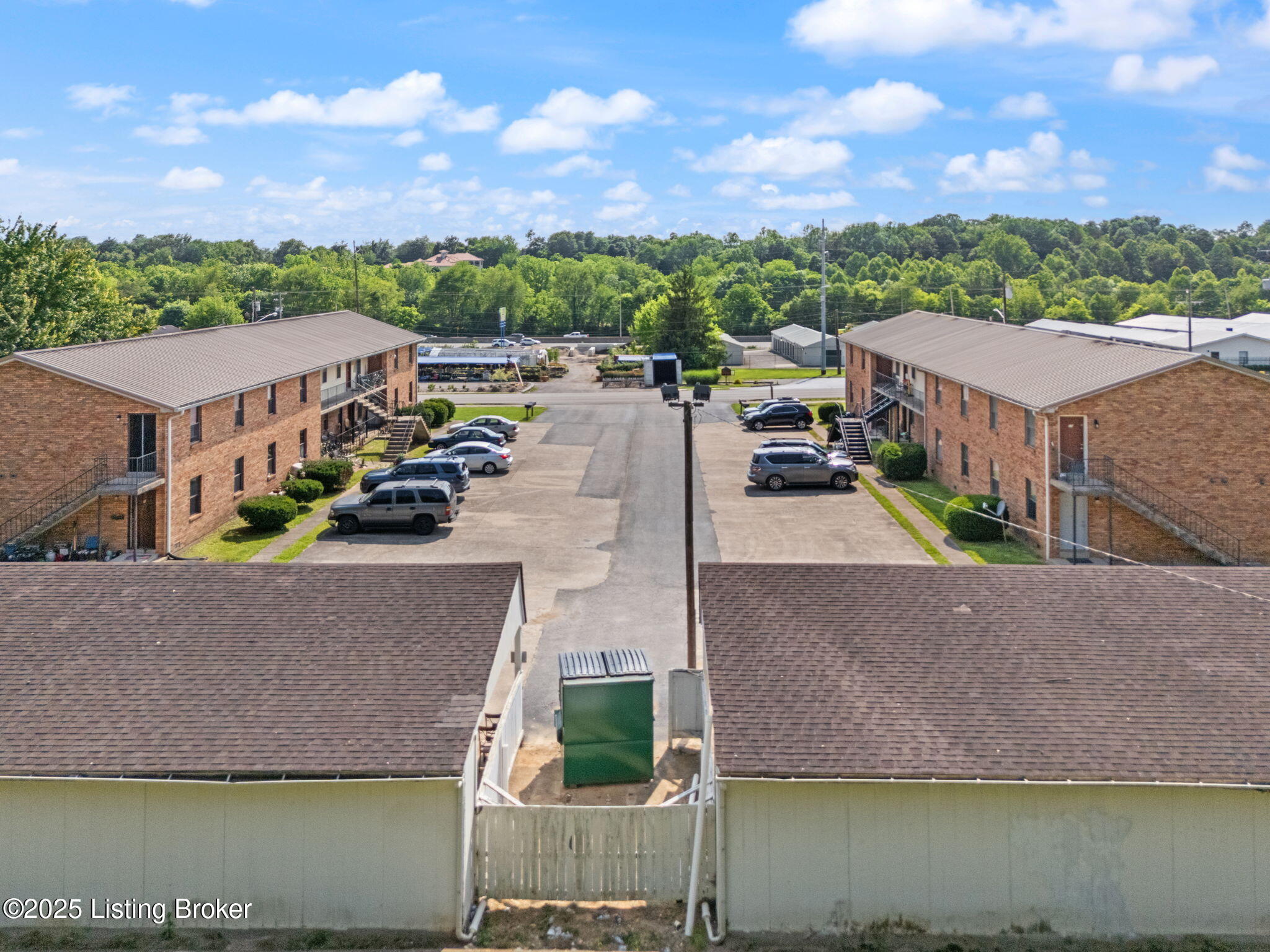 623 & 625 Westport Rd Property Photo 12