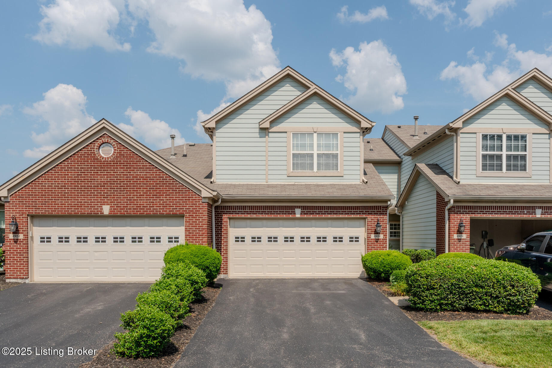 4926 Merton Square Property Photo 1