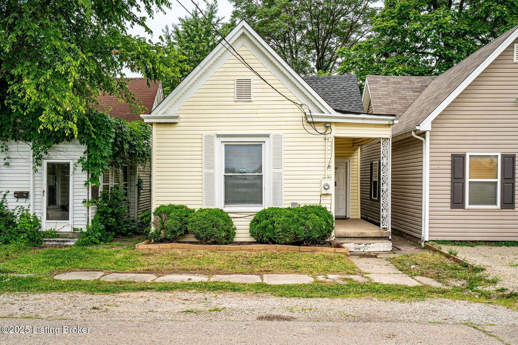 2113 Willow St Property Photo 1